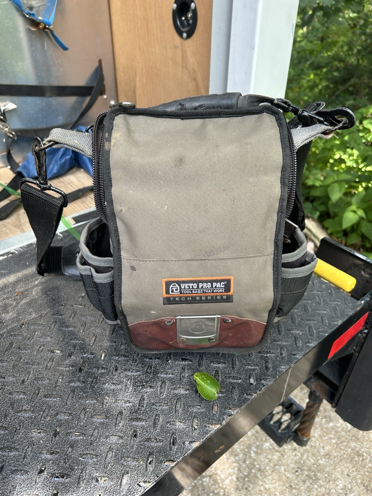 Veto Pro Pac TP-LC Compact Nylon Tool Bag w/ Handle Gray/Black 13x8x11″