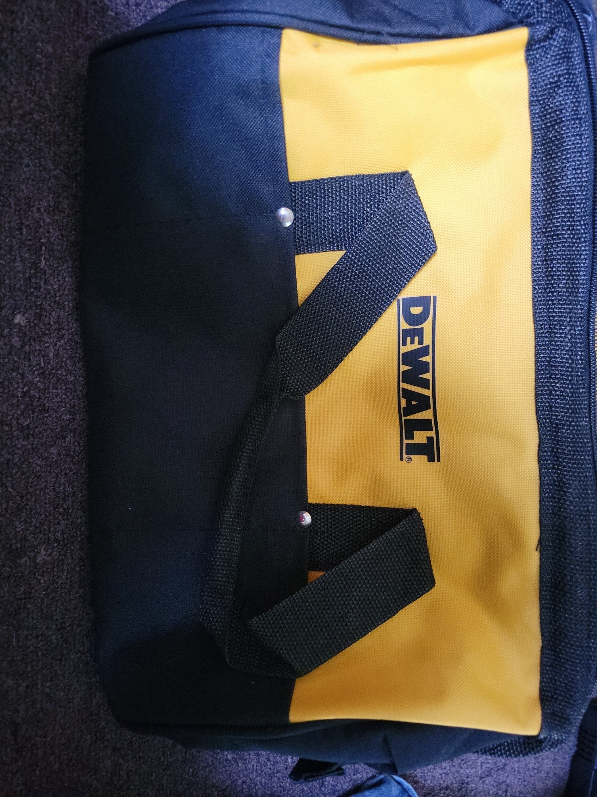 DEWALT 629053-00 15″ Medium Heavy Duty Contractor Tool Bag 15″x9″x10″ – NEW
