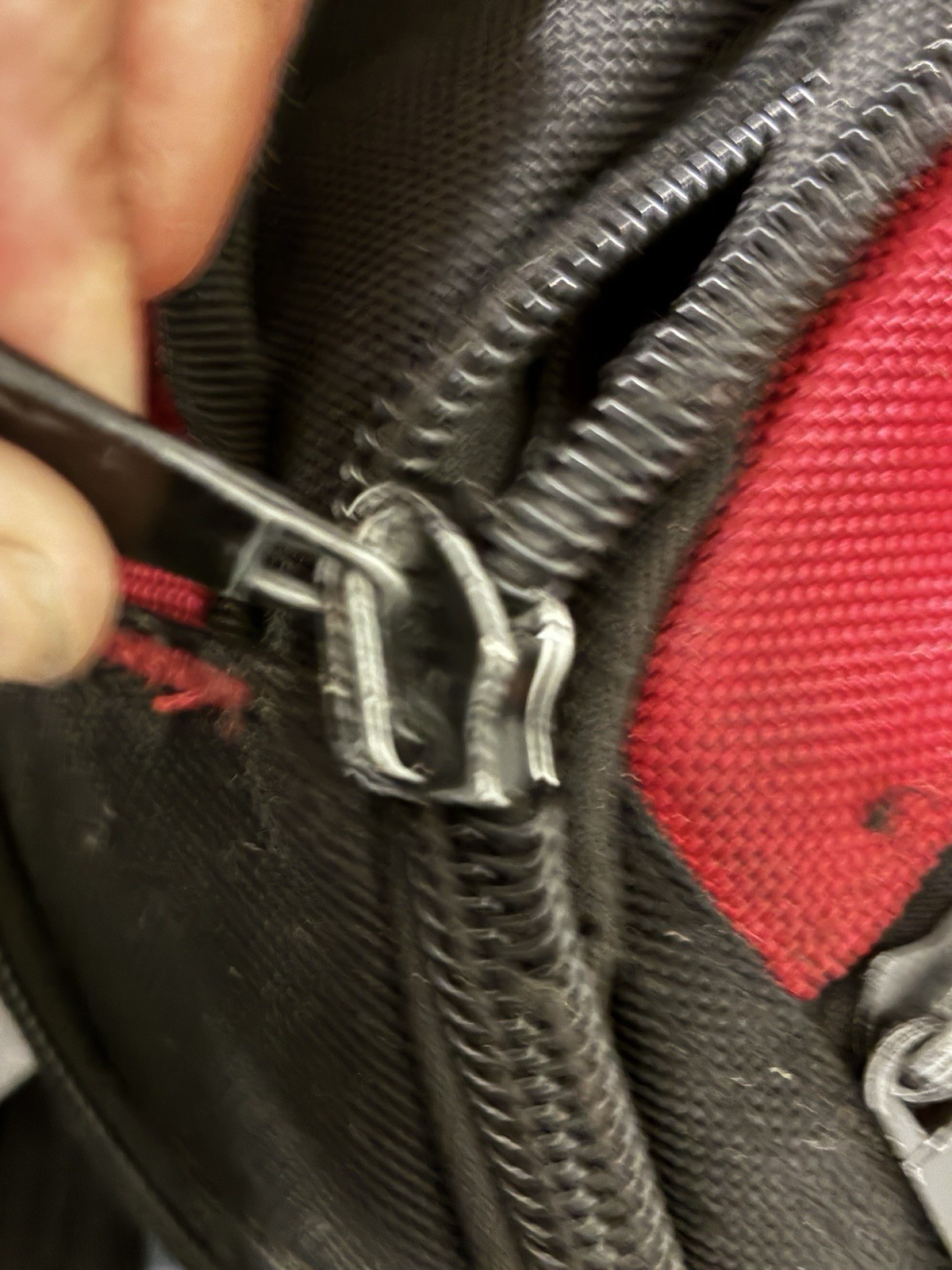 Bauer HeavyDuty Tool Backpack Jobsite Bag Molded Base One Zipper Stuck