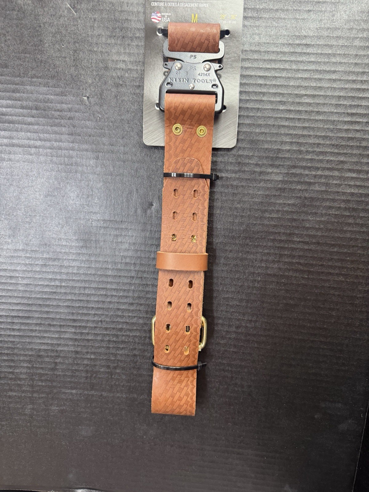 Klein Tools 5826M Quick Release Leather Belt, Medium