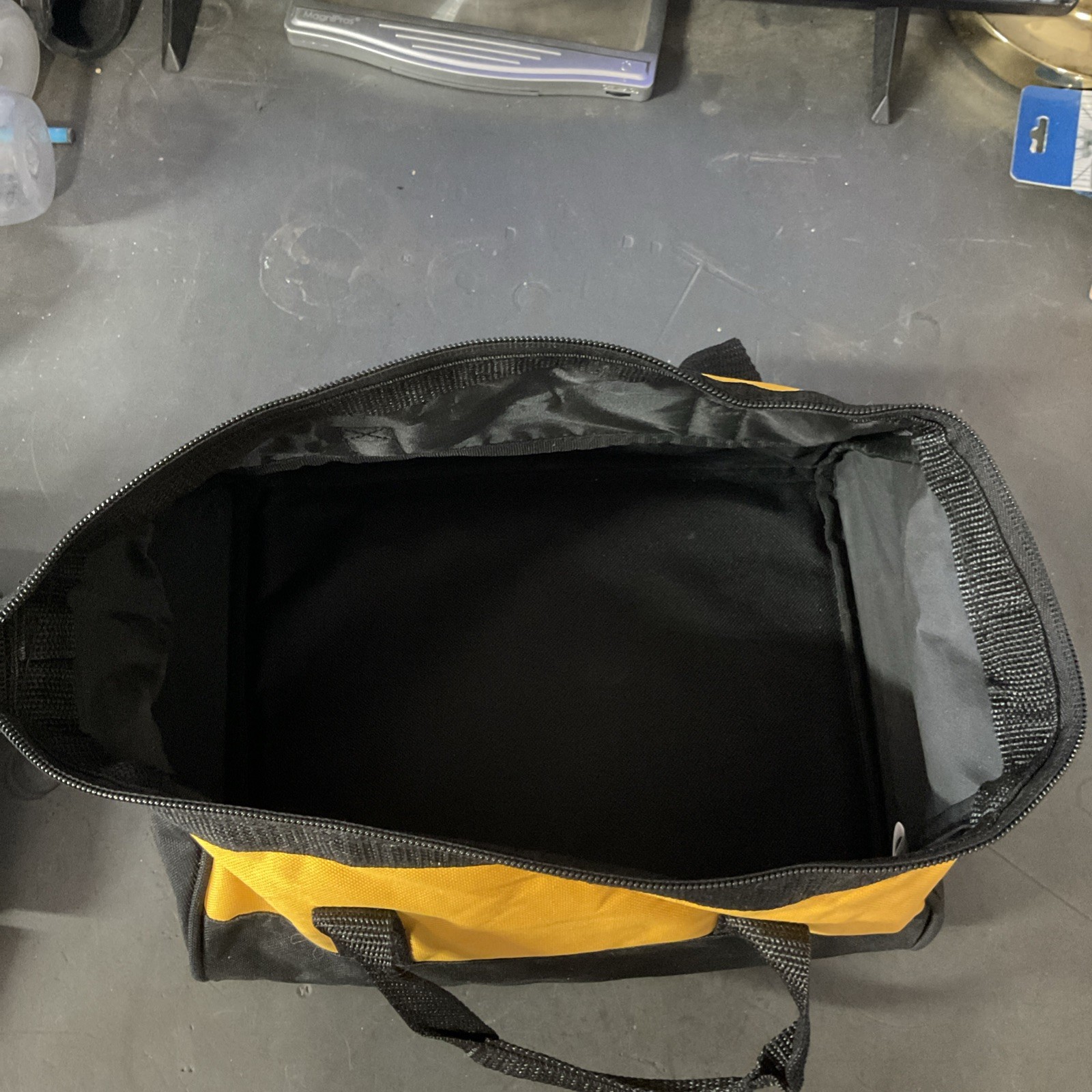 DEWALT TOOL BAG 8” X 11”, Zippered, N294699
