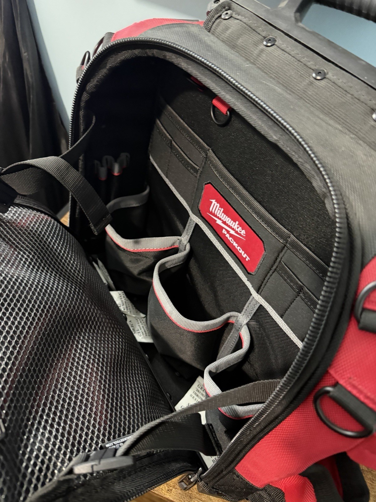 Milwaukee PACKOUT 15″ Structured Tool Bag – 48-22-8316