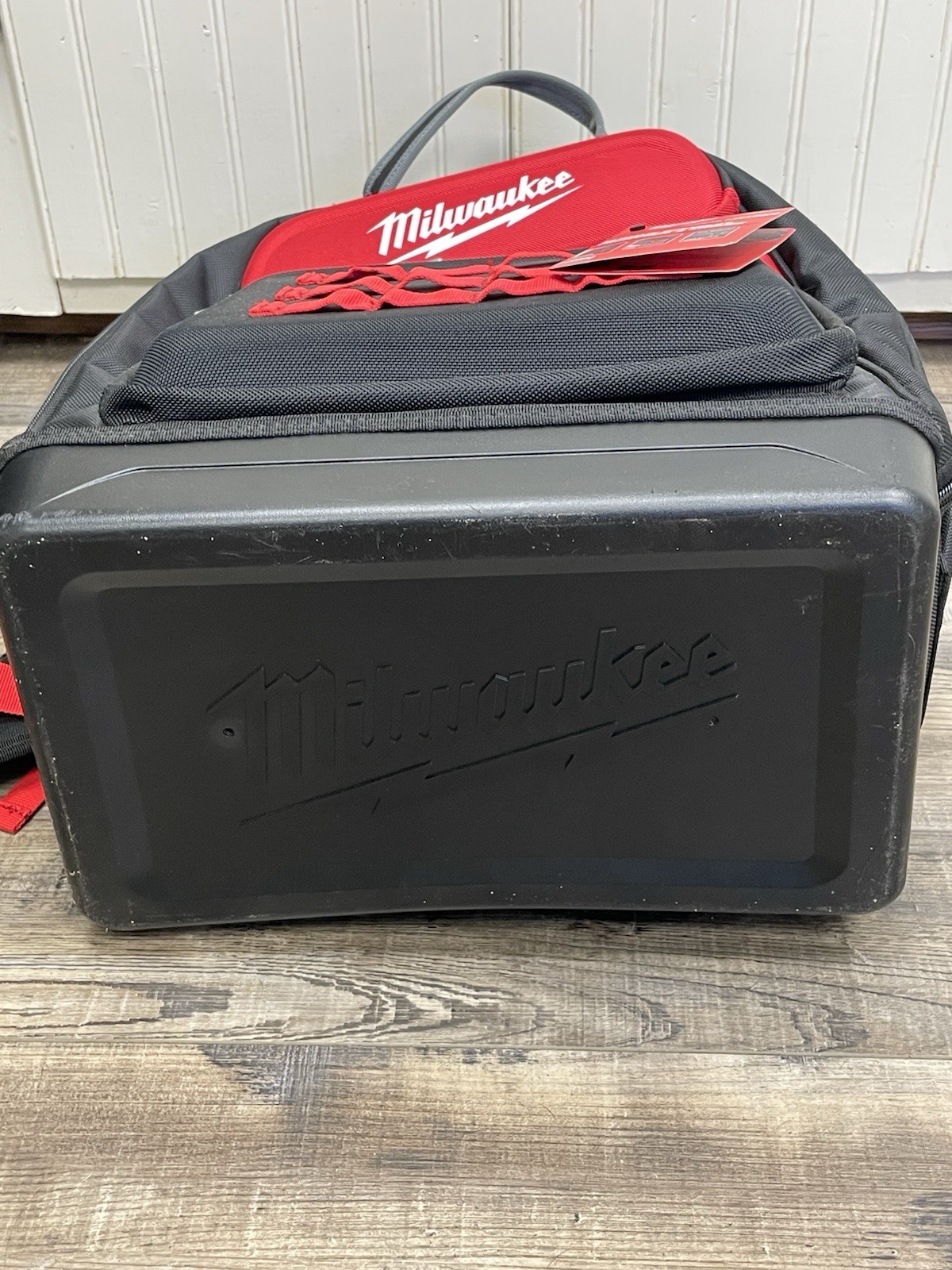 NEW MILWAUKEE TOOL 48-22-8201 ULTIMATE JOB SITE BACKPACK !!