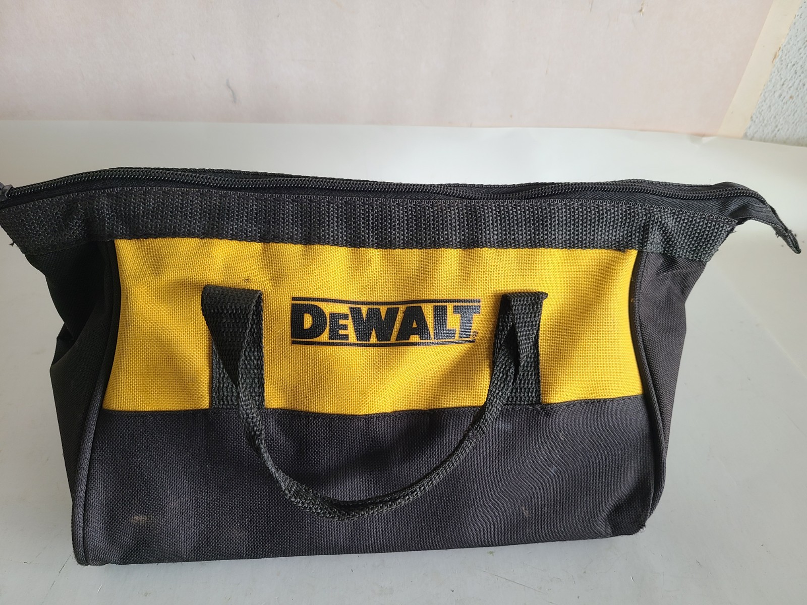 DEWALT 11″ Contractor Tool Bag N294699 Yellow/Black Small (11×8.5×7) Free Ship