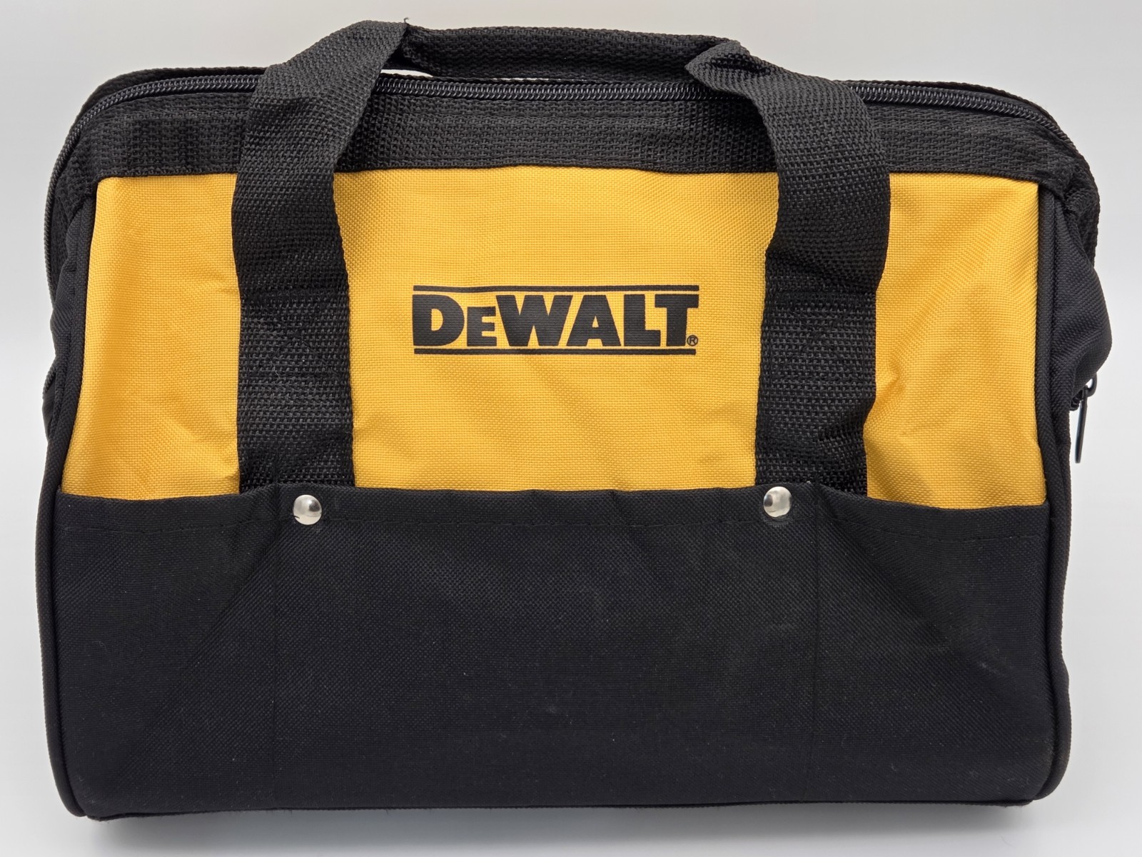 NEW DEWALT 13″ X 10″ X 9″ Heavy Duty Nylon Medium Tool Bag w/ 6 Pockets + Skids
