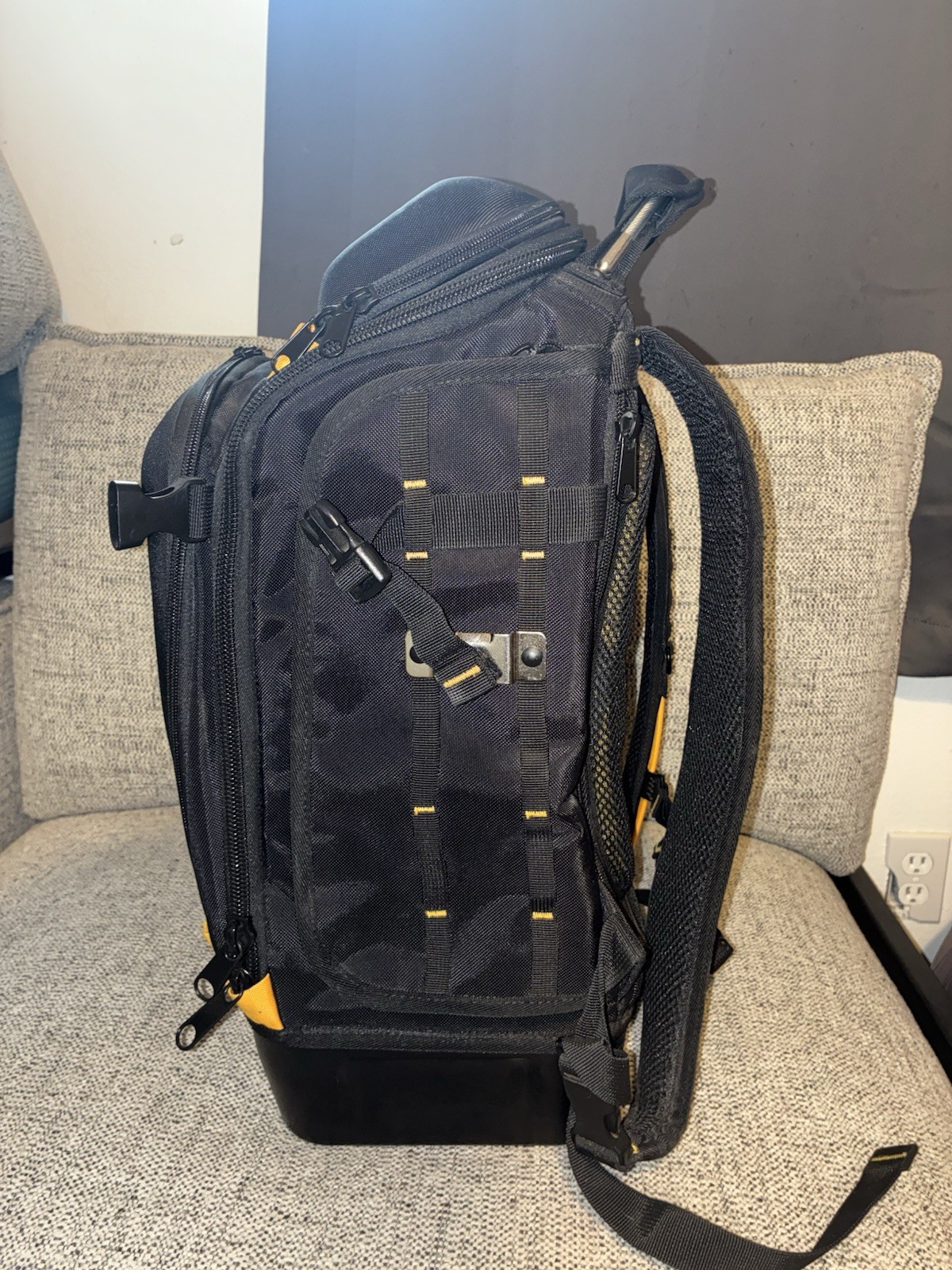 Fluke Pack30 Tool Backpack Large Black/Yellow Fabric With Handle