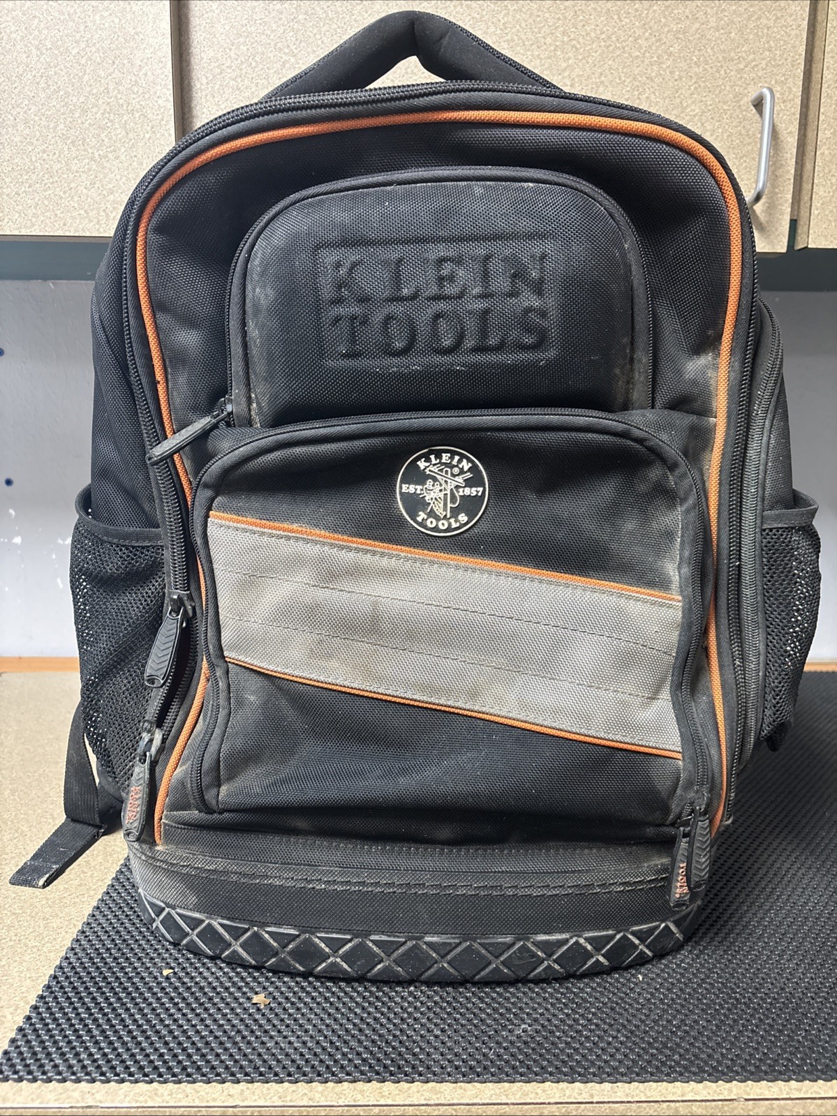 KLEIN 55603 TRADESMAN PRO TABLET BACKPACK used. FREE SHIPPING!! B2