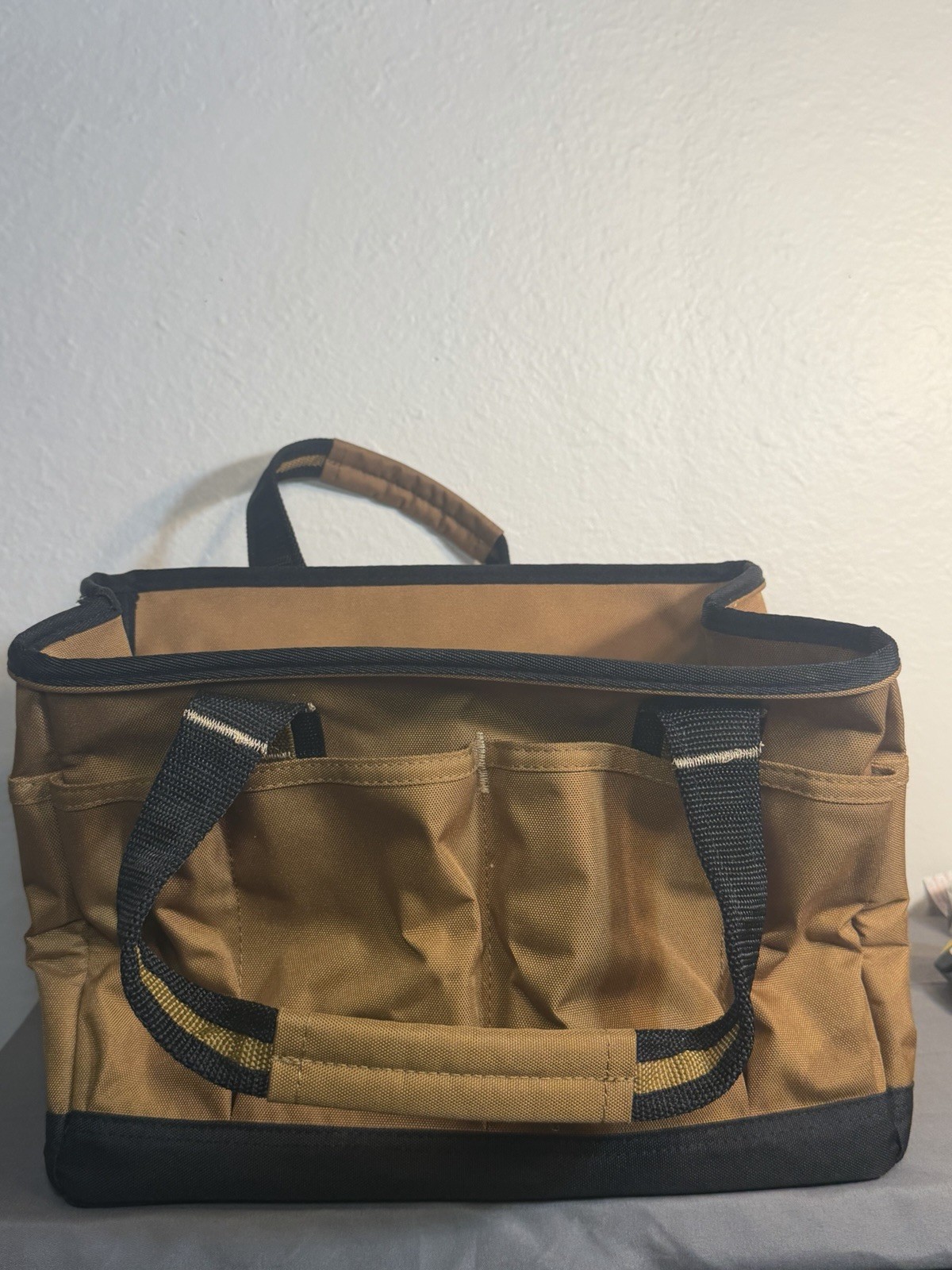 Carhartt 14 Inch Heavyweight Tool Bag with 25 Pockets Brown – NEW