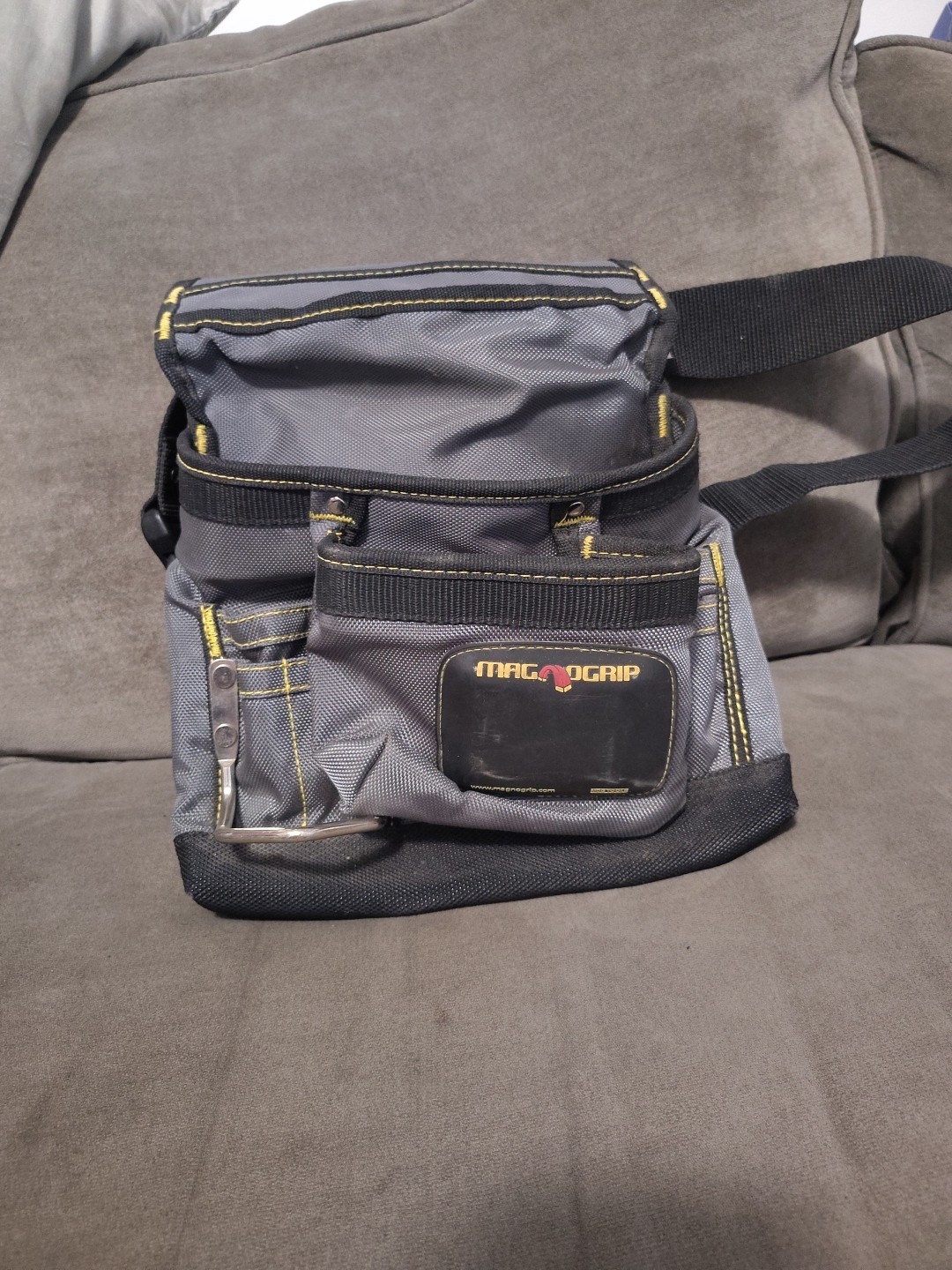 MagnoGrip Tool Pouch 11″ 10-Pocket Platinum Magnetic Durable Polyester w/ Belt