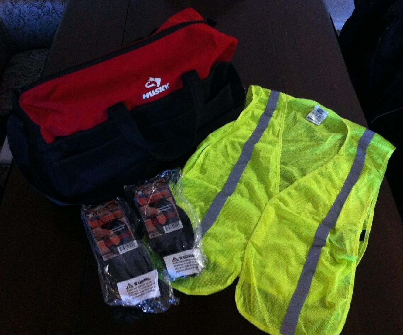 Husky Tool Bag 20 in with 2 Pairs EndurancePRO Gloves and 1 BASIC Safety Vest