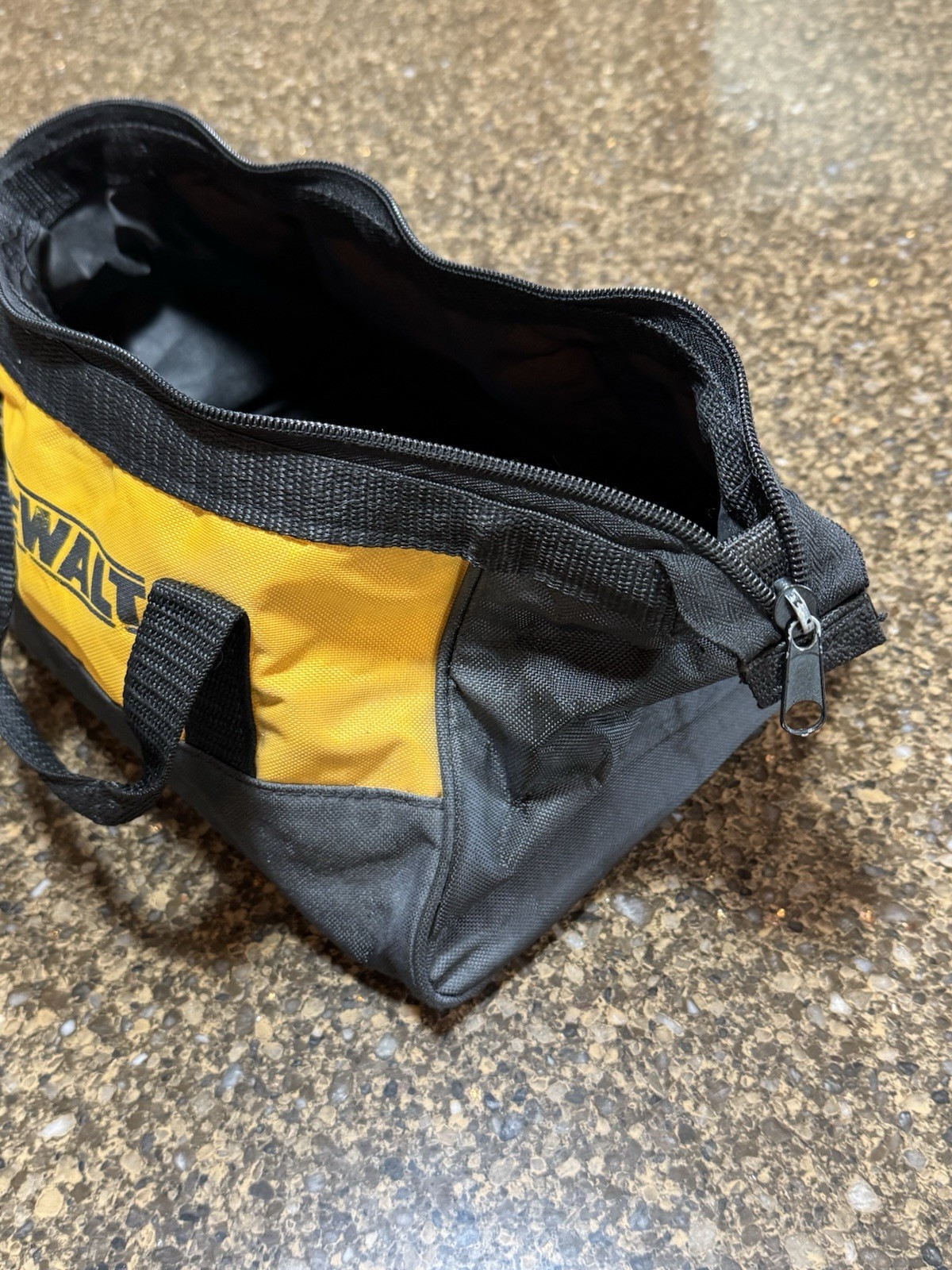 DEWALT Heavy Duty Nylon Small Tool Bag Tote Bag 13″ x 8″ x 10″ #N381993