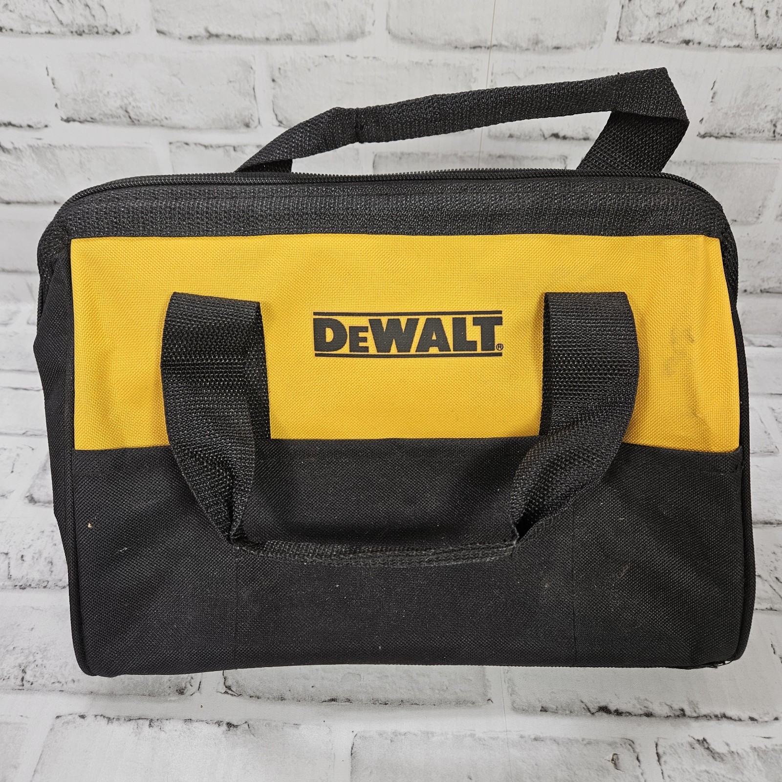 New Dewalt Heavy Duty Ballistic Nylon Tool Bag (13” x 10” x 10”) Handy for House