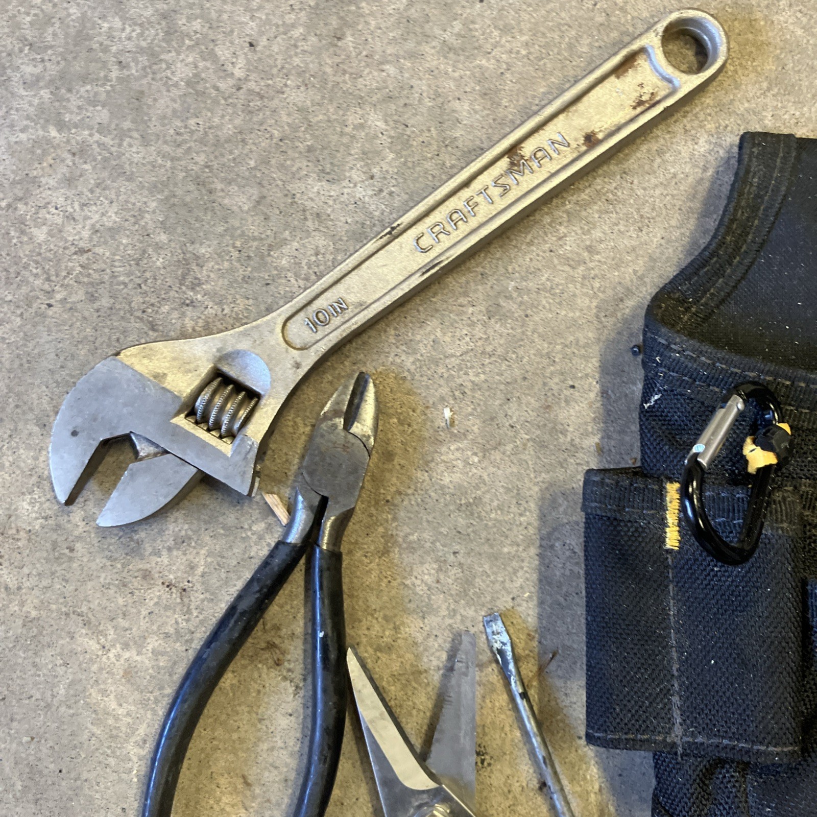 DeWalt Tool Belt Pouch Utility Holster Multi Pocket Black Yellow Tool Set B13
