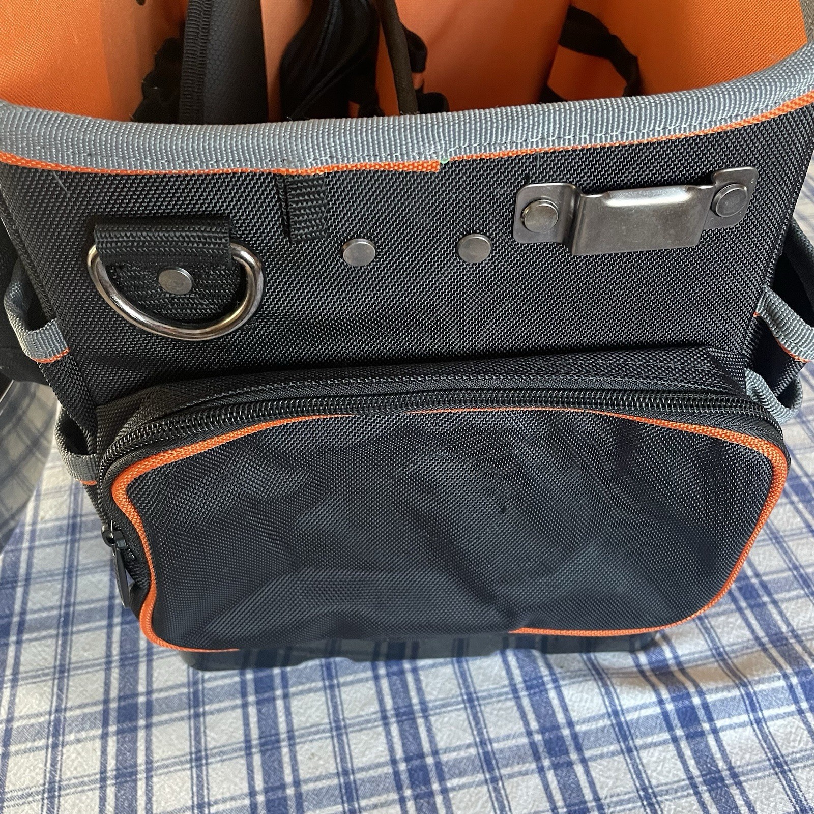 NWT Klein Tools Tool Bag 40 Pocket 10-1/4″ X 10″ X 12-1/4 Hard Bottom 5541610-14