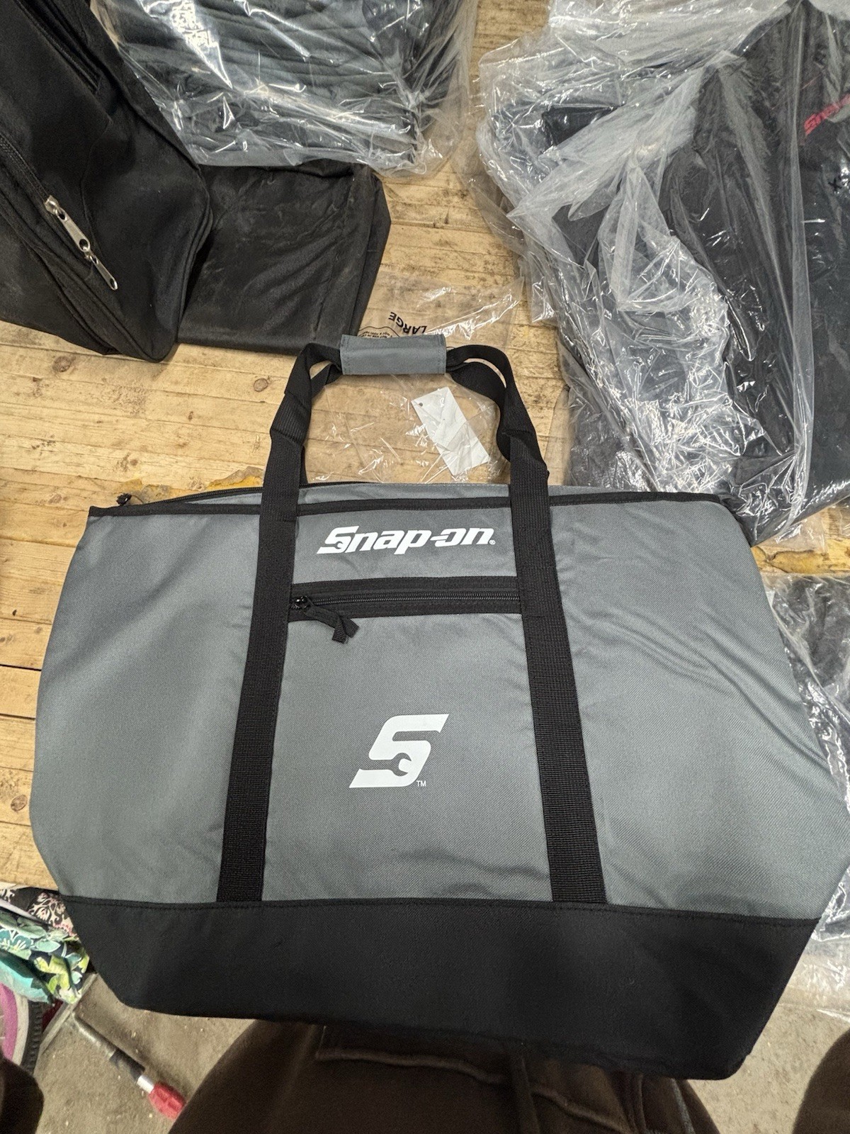 Snap-on Gray/Black Fabric Tool Bag w/ Handle, Zipper Closure Model S