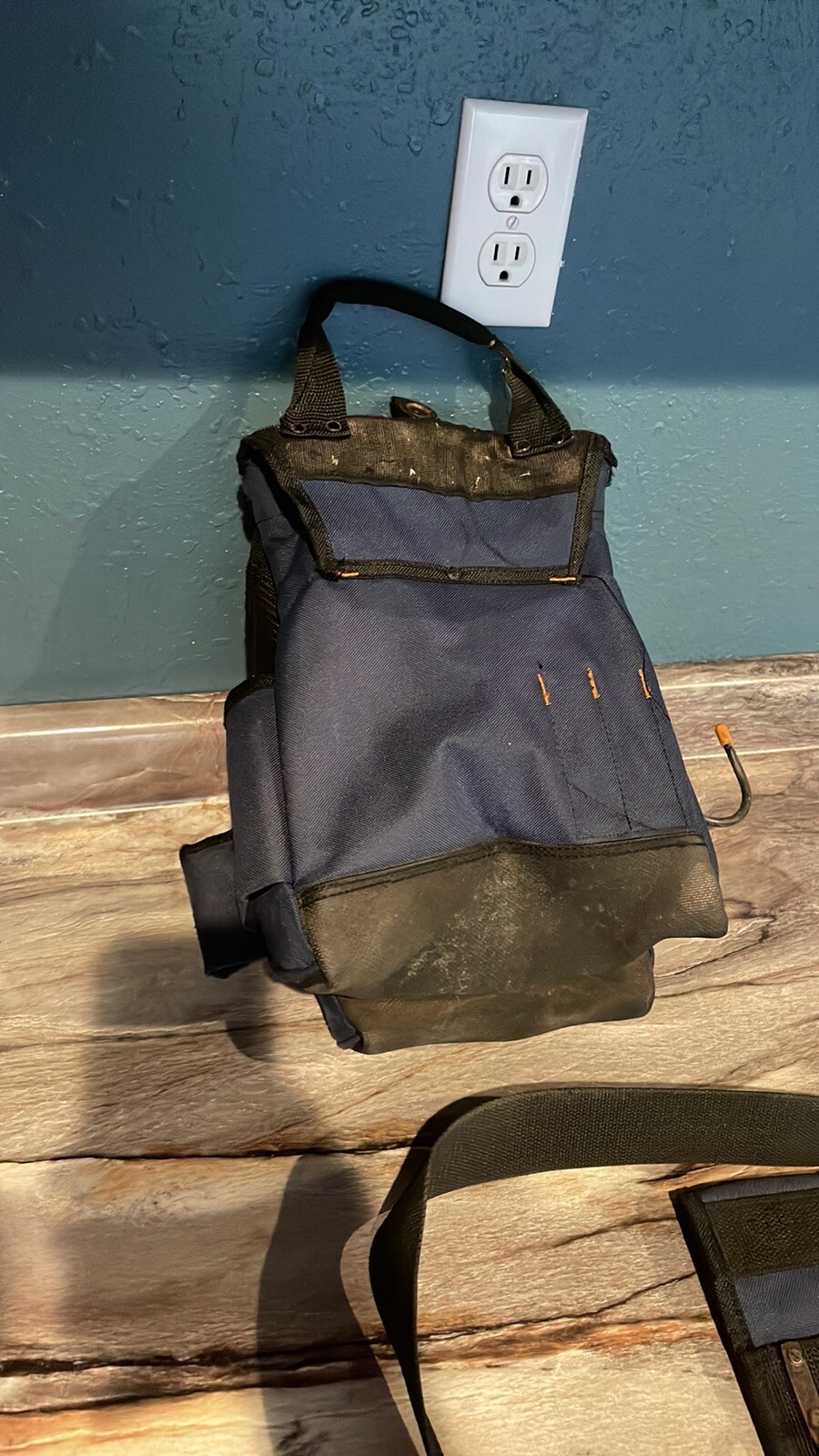 Husky utility belt With Hammer Holder And Belt Good shape
