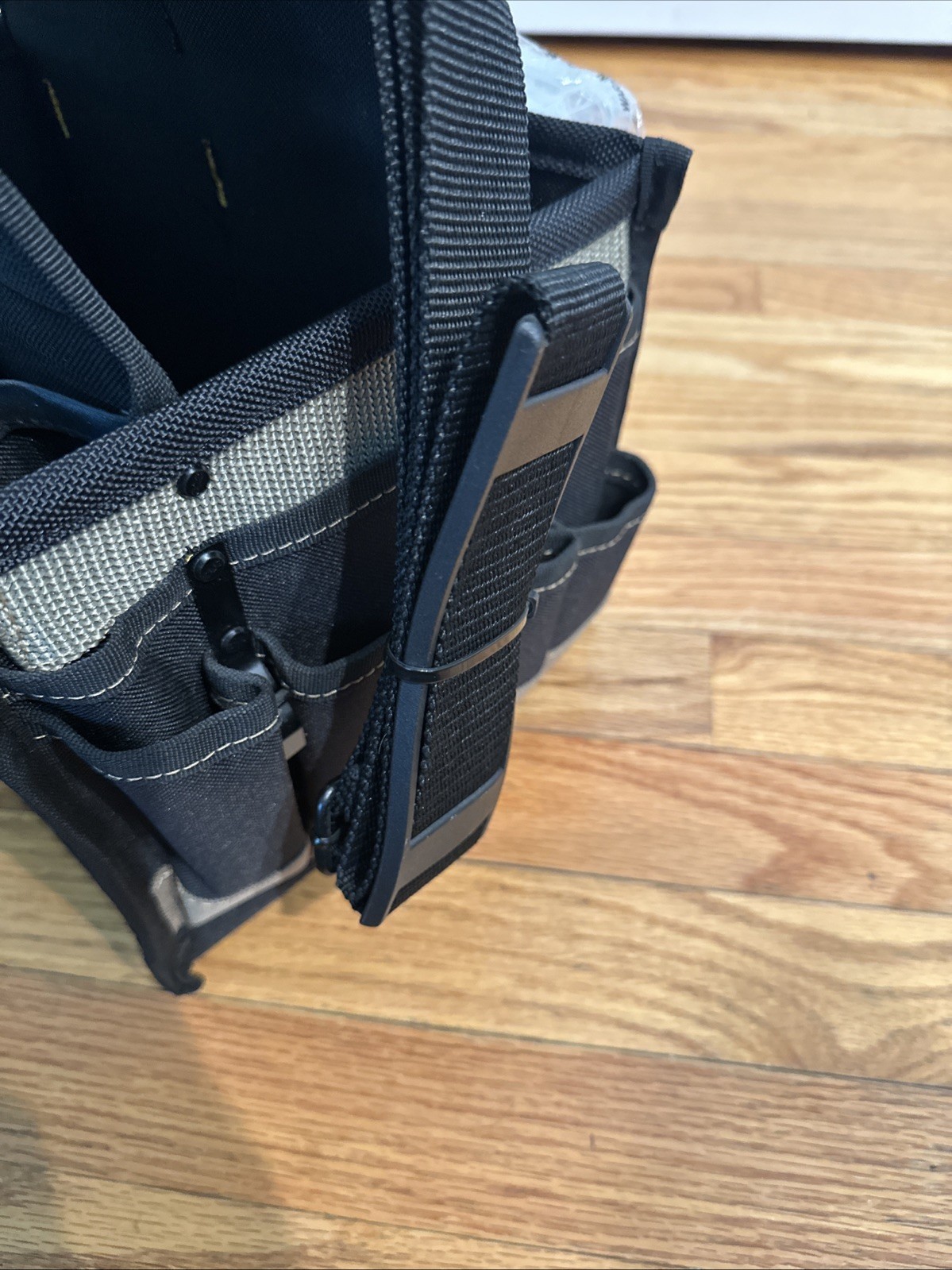 Custom LeatherCraft 1526 25 Pocket Electrical and Maintenance Tool Pouch