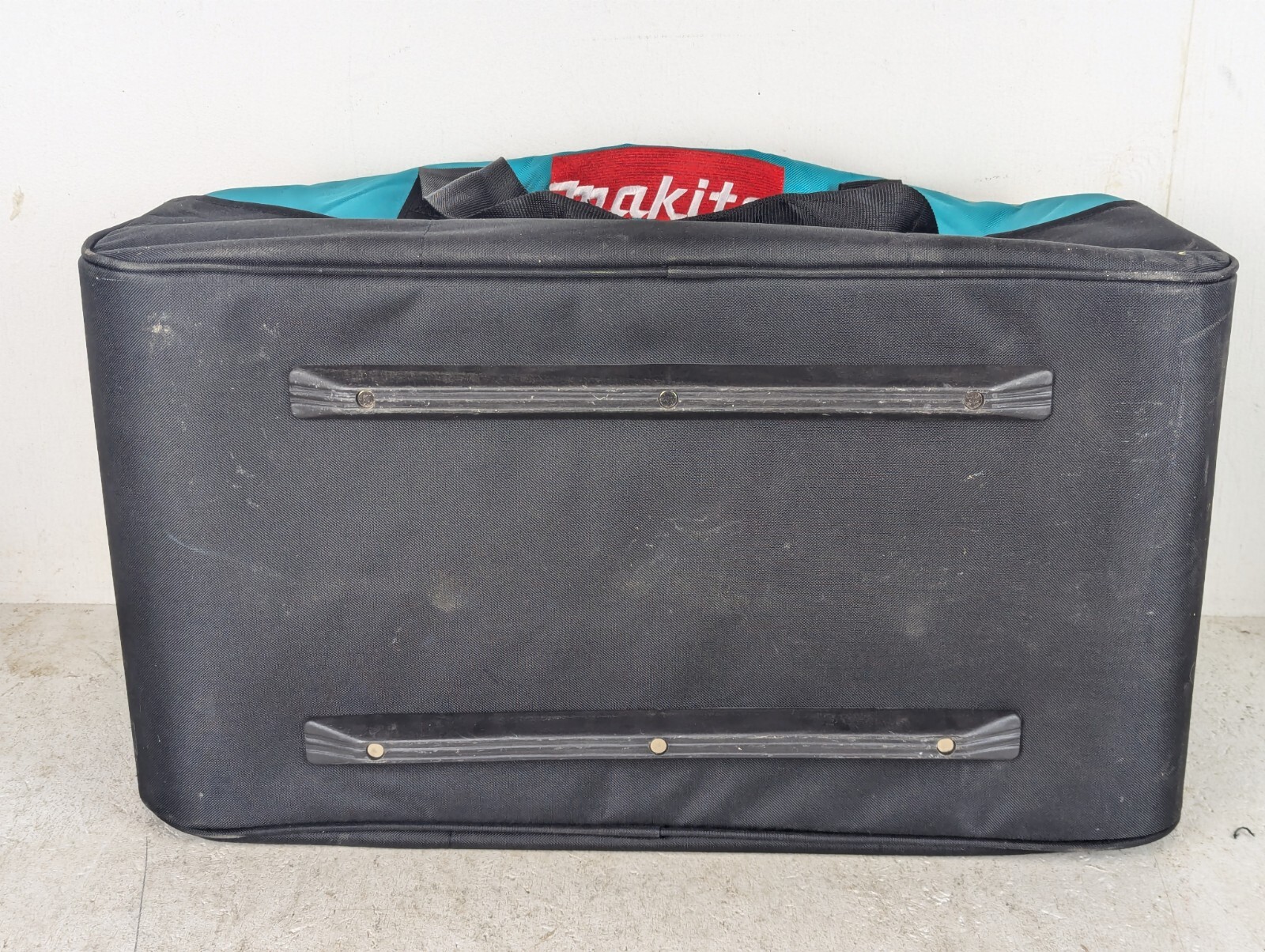New Makita 23″ Contractor Tool Bag Model 831284-7, 23″x12″x12″, Padded, Strap