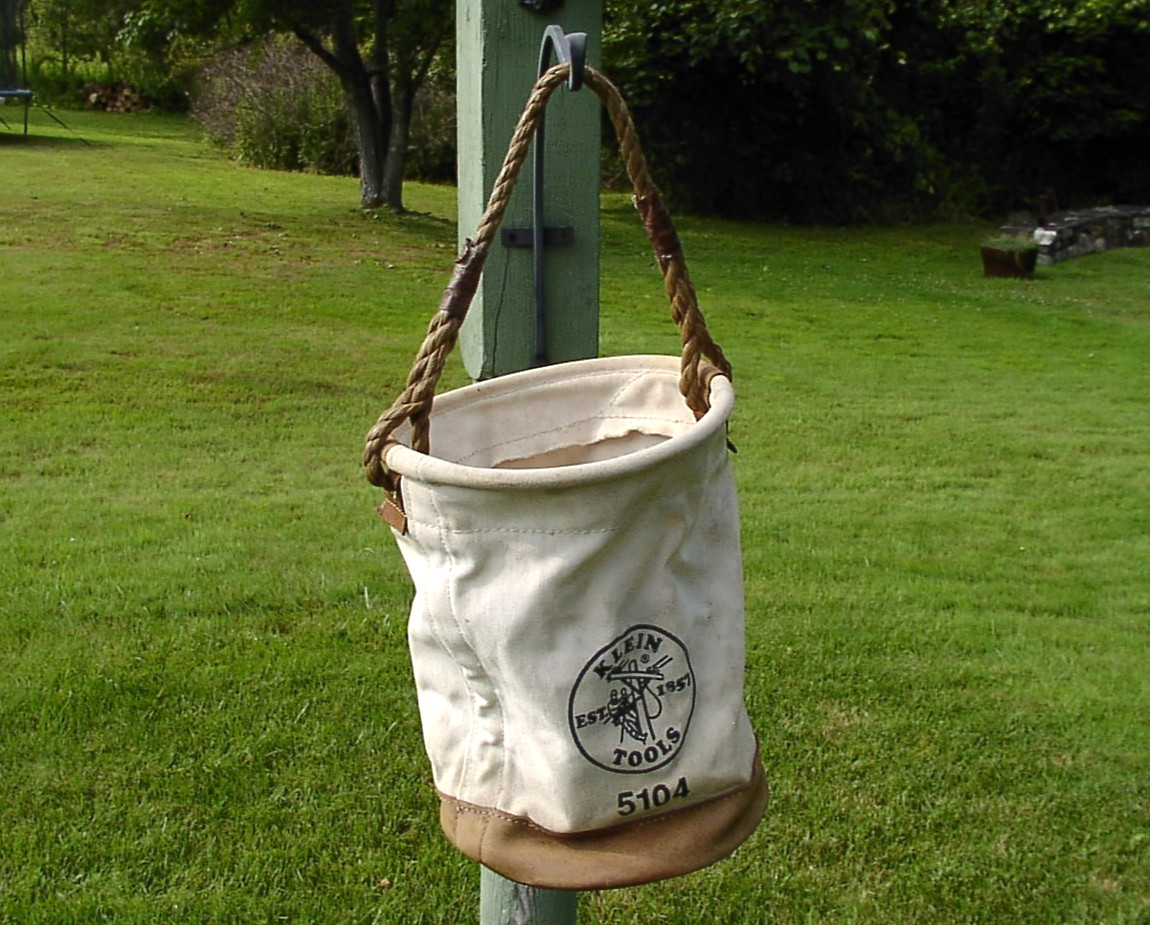 Klein Tools Holder 5104 Canvas & Leather Bottom 16″ X 12″ Linesman’s Bucket Bag