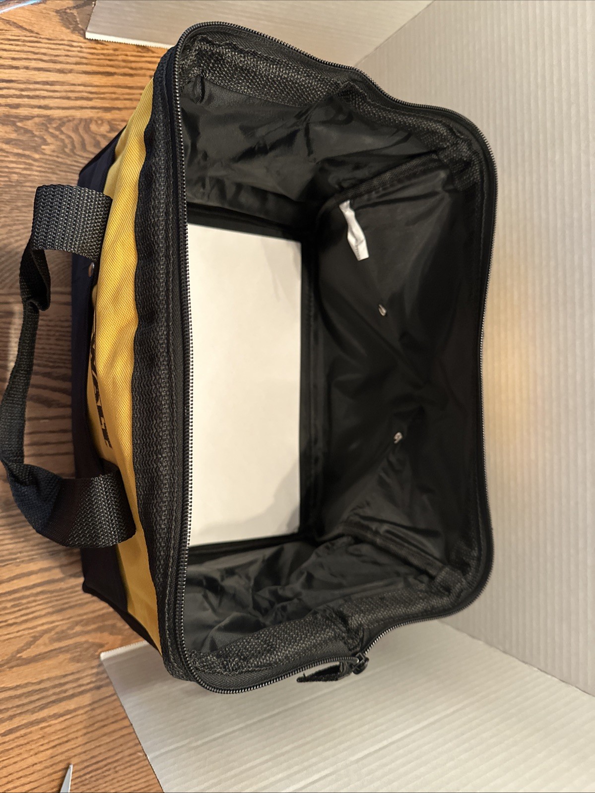DEWALT 13″ Contractor Tool Bag N037466 Black/Yellow, NEW