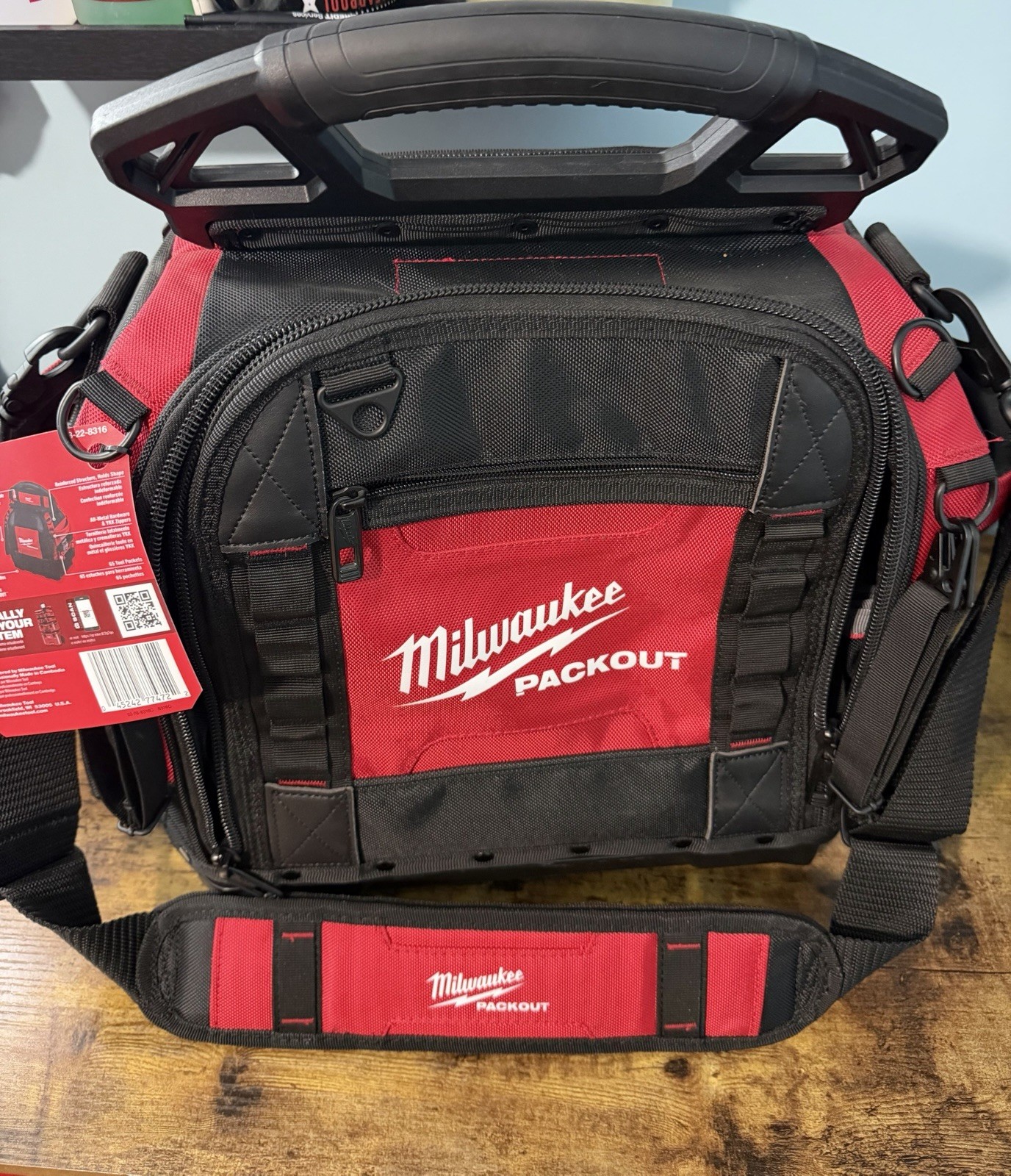 Milwaukee PACKOUT 15″ Structured Tool Bag – 48-22-8316