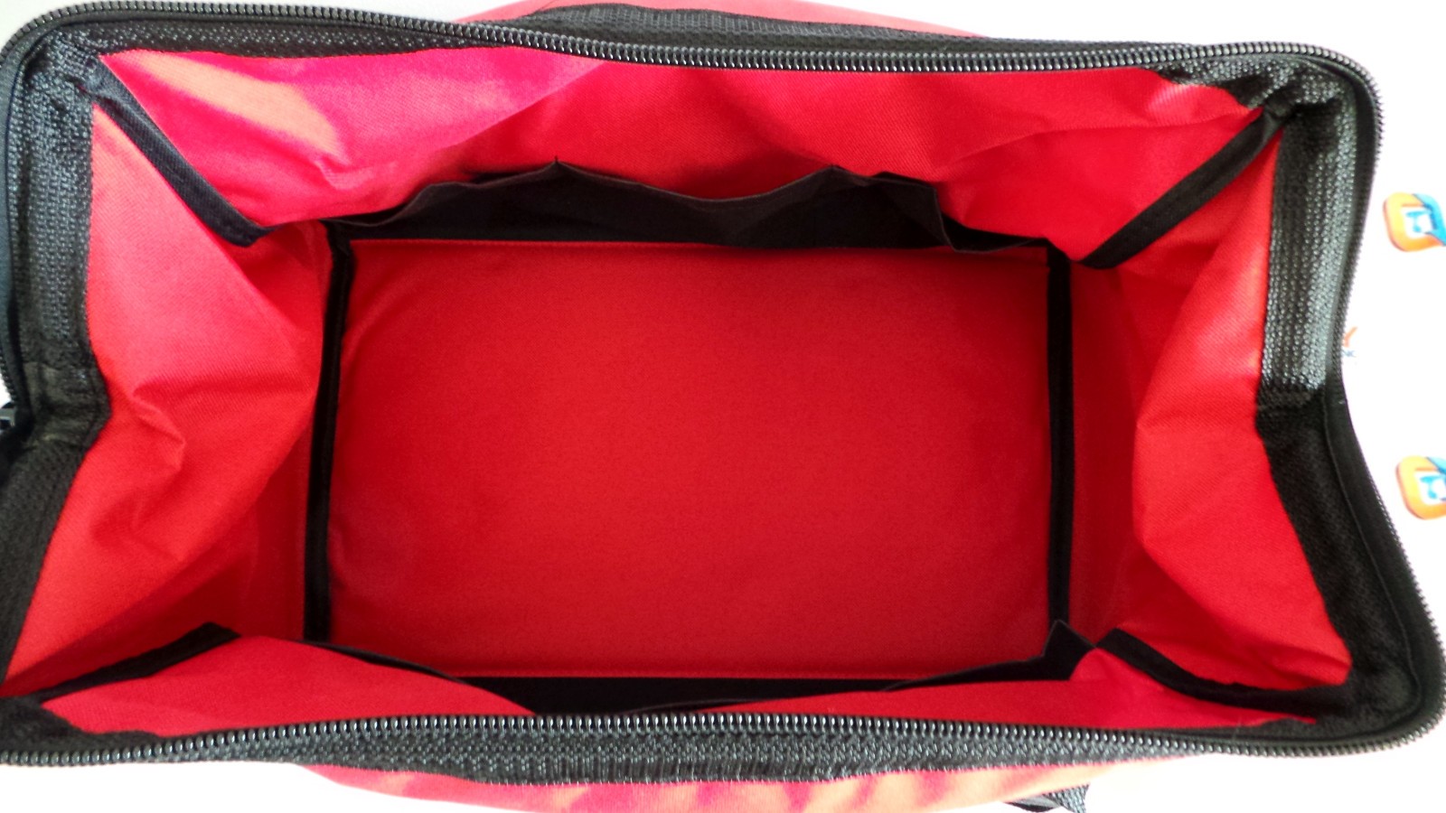 New Milwaukee 16″ x 10″ x 10″ Canvas Contractor Tool Bag with 6 inside pockets
