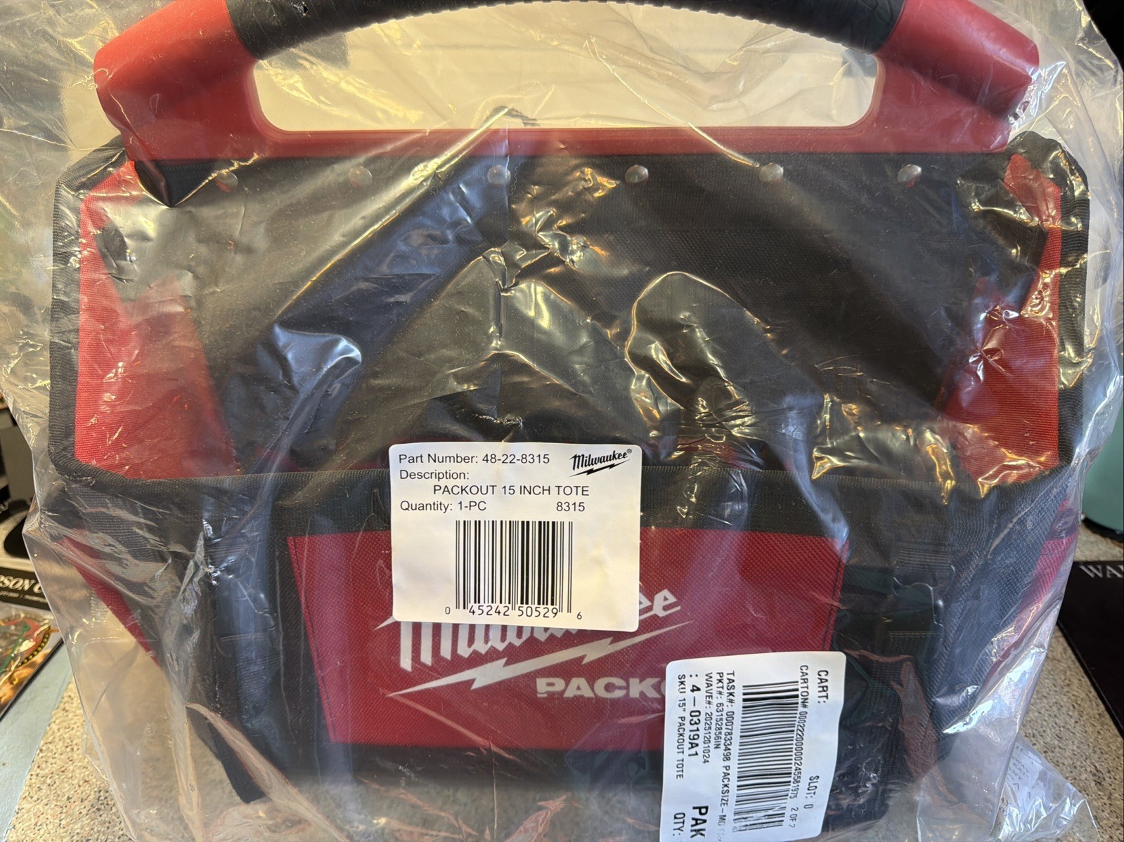 **NEW** (48-22-8315) Milwaukee 15″ PACKOUT Tote 31 Pockets