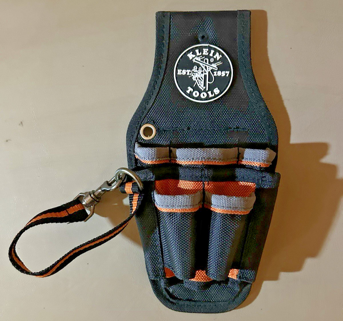 Klein Tools VN66690 Belt Pouch, 6 Slots and Clip New without packaging