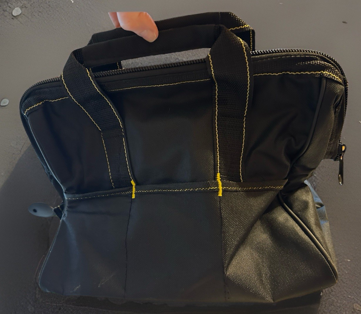 Voyager 12in Tool Bag Total Of 21 pockets 24Lb. Capacity BLACK NWT