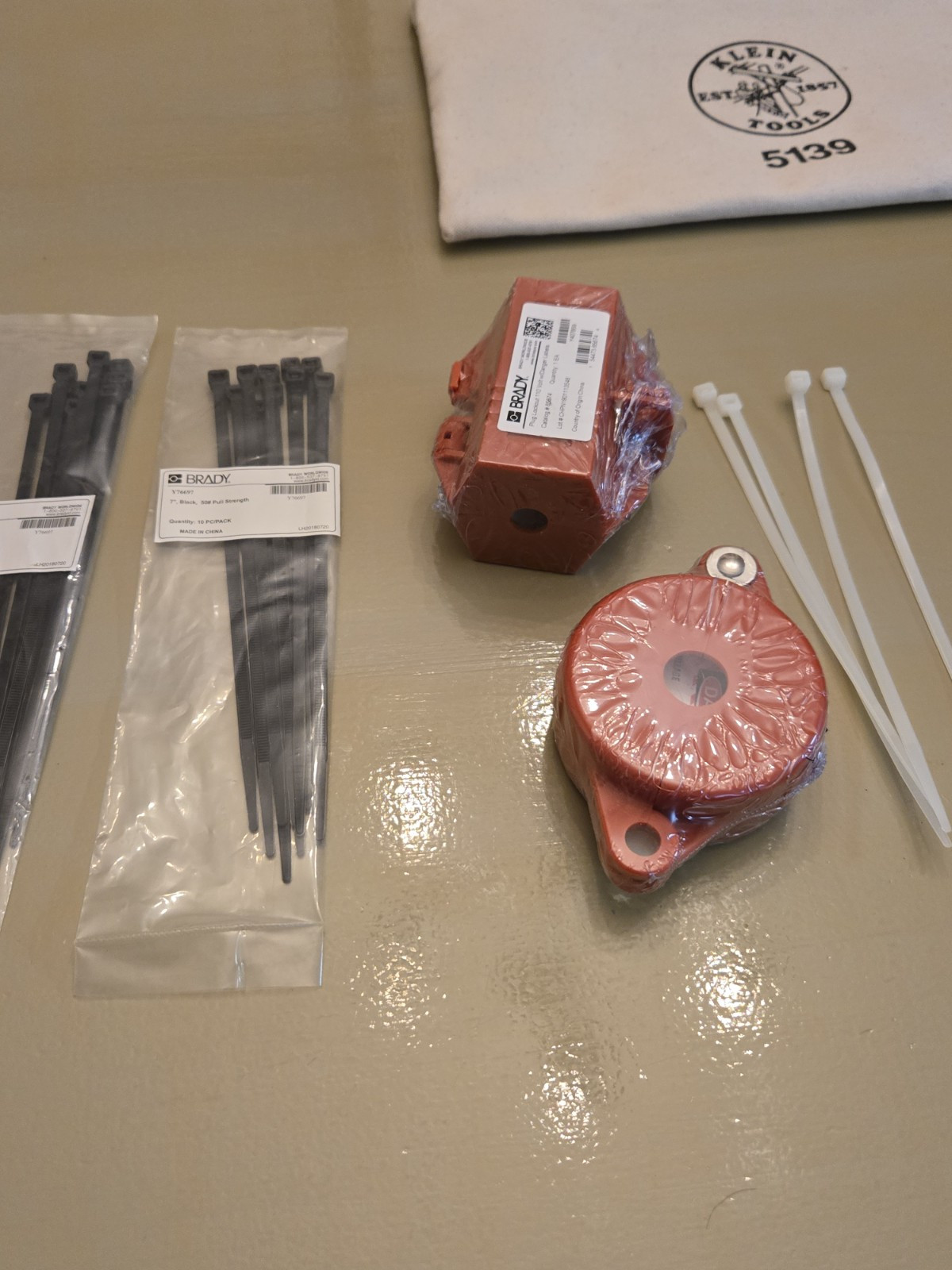 Klein Tool Bag 5139 With Locout Tag Out