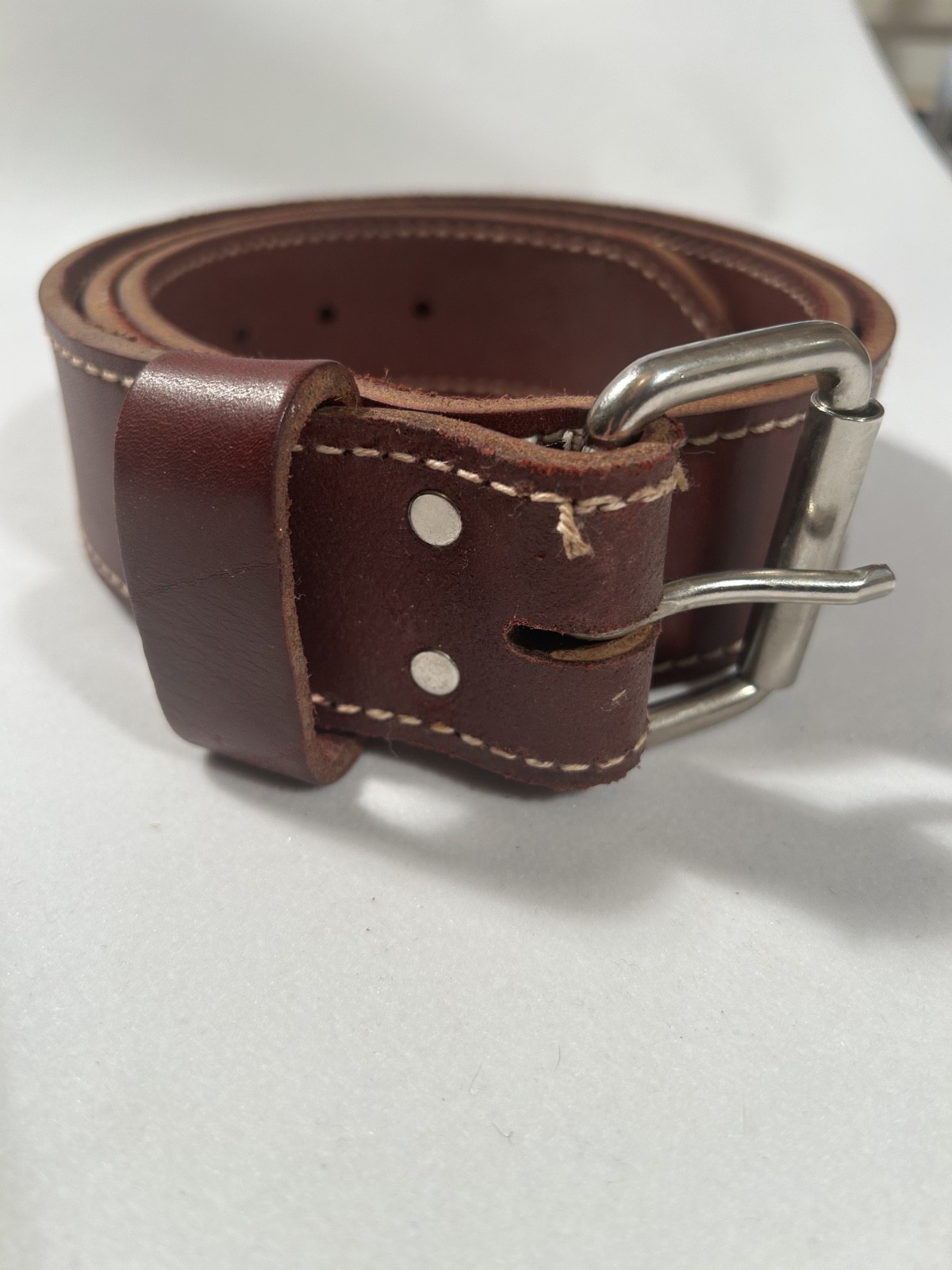 Occidental leather stronghold working man’s belt, 2″ wide, XL 48″ long burgundy