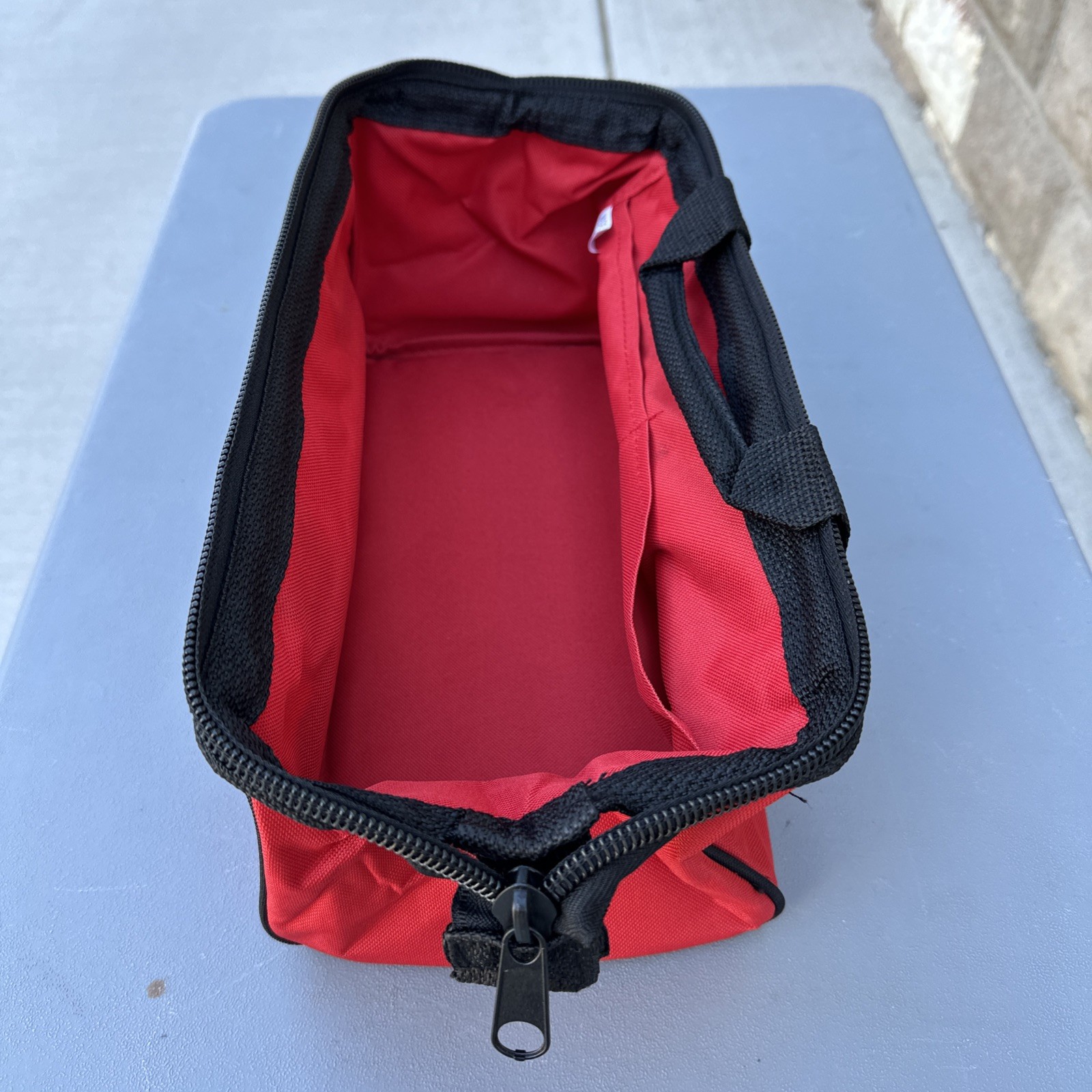 Milwaukee 13″ x 7″ x 6″ Contractor Heavy duty 8 pocket Tool Bag