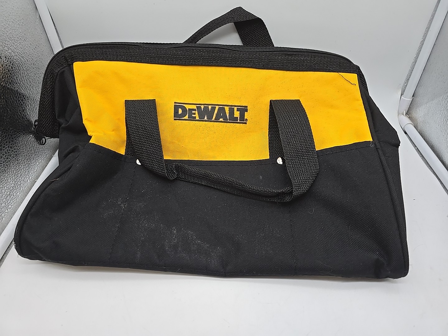 DEWALT Tool Bag 14 x 9 x 9 w/ Runners and 6 Pockets