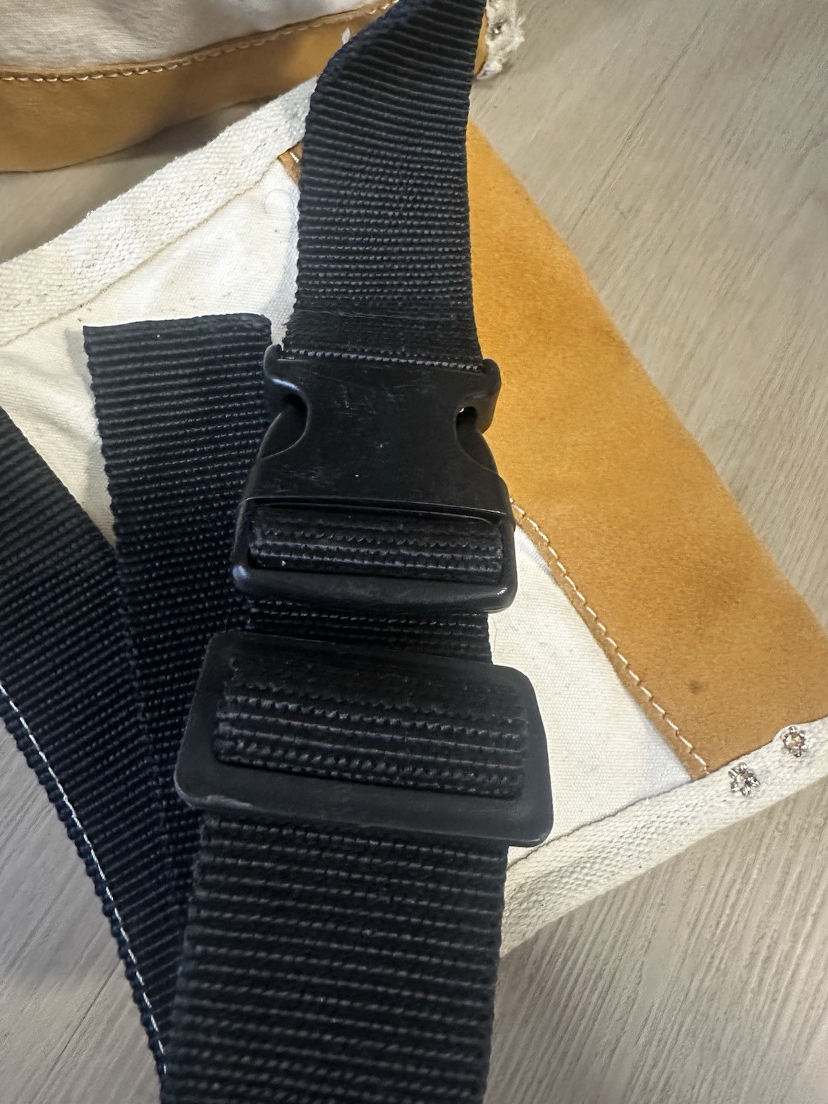 Husky 5 Pocket Leather Tool Belt w/Adjustable Waist Strap in Great Shape