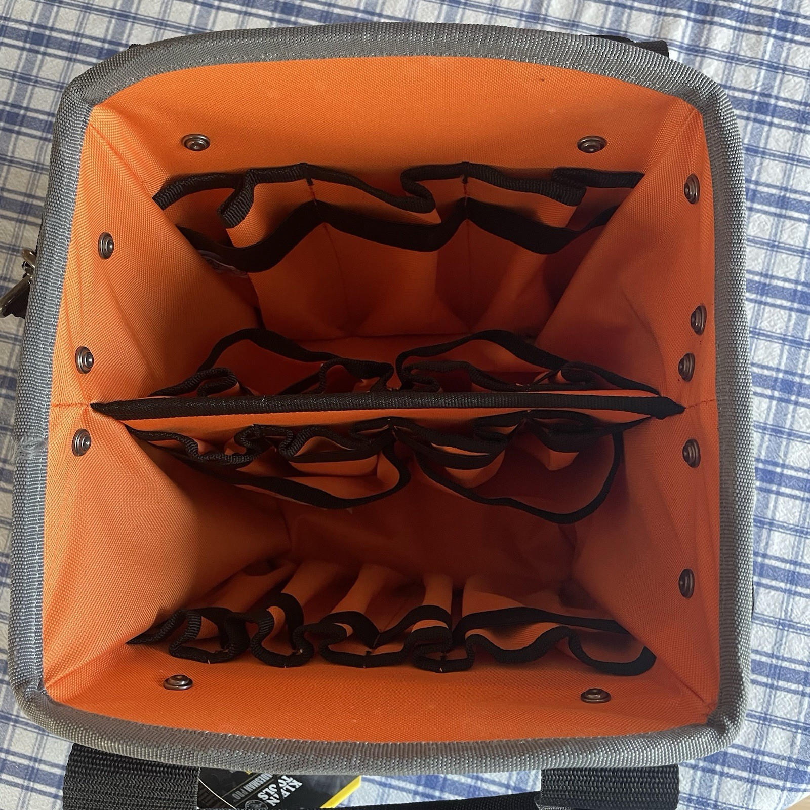 NWT Klein Tools Tool Bag 40 Pocket 10-1/4″ X 10″ X 12-1/4 Hard Bottom 5541610-14
