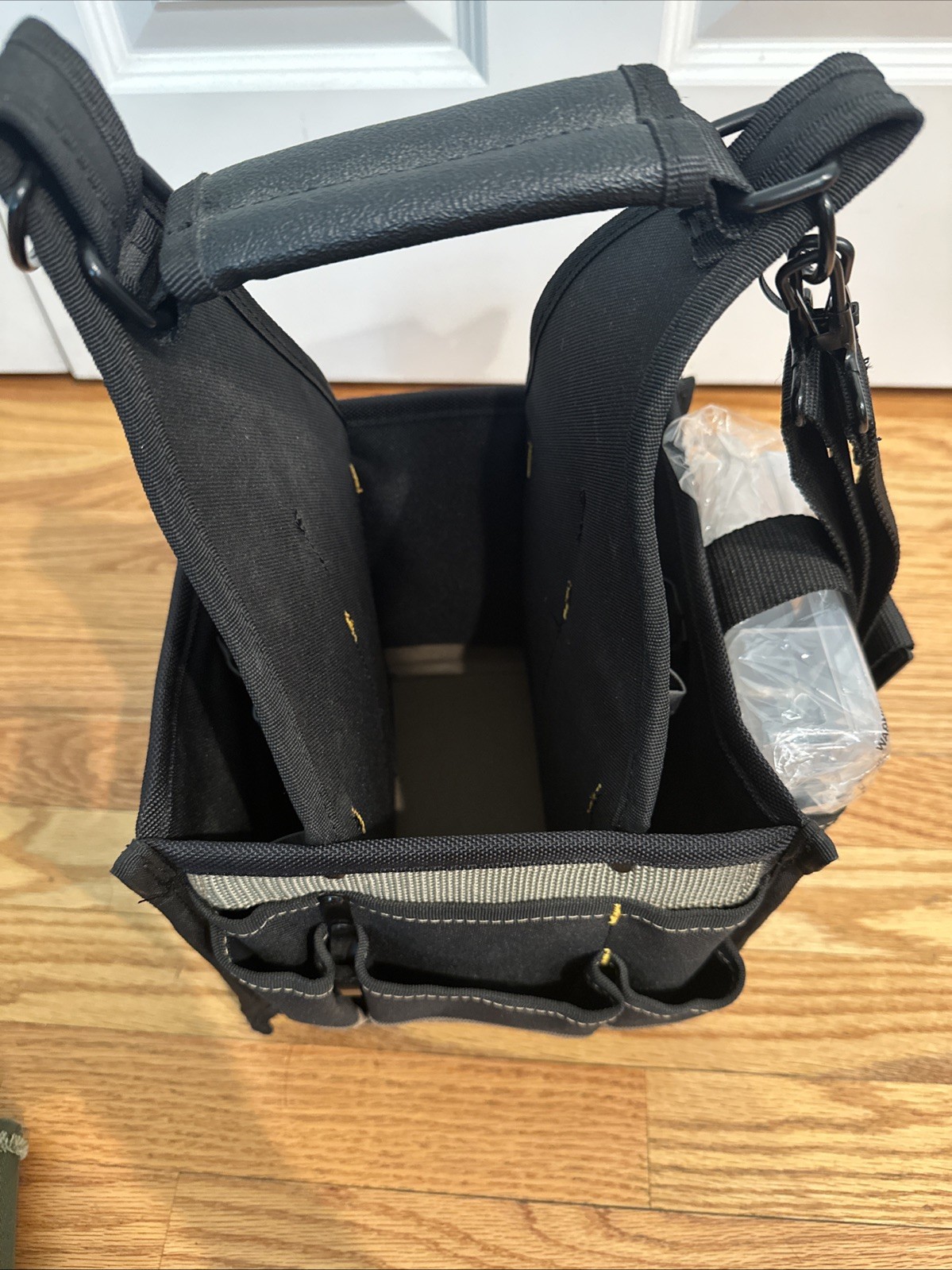 Custom LeatherCraft 1526 25 Pocket Electrical and Maintenance Tool Pouch