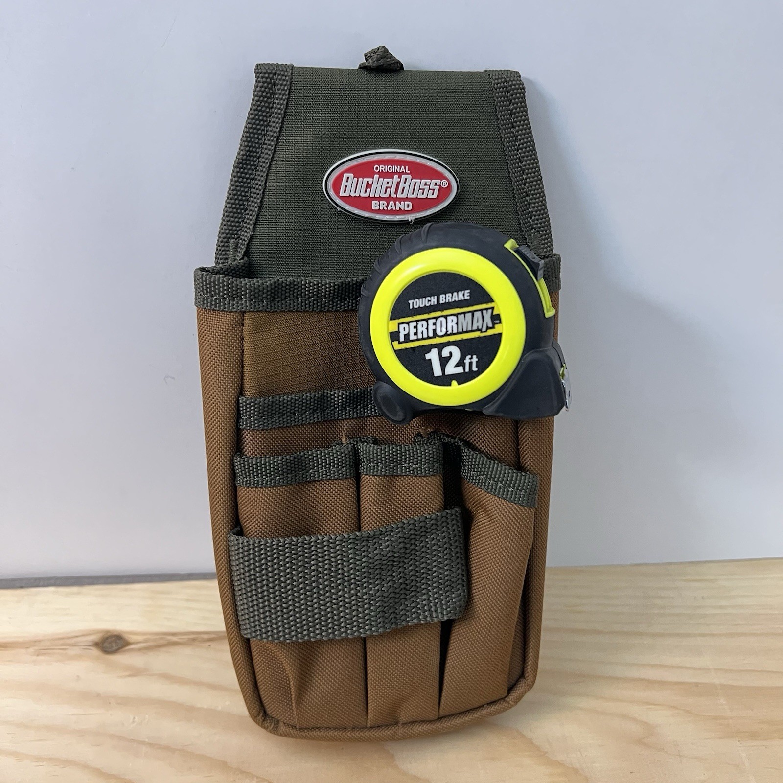 Bucket Boss Utility Pouch FlapFit with 12’ Preformax Tape Measure