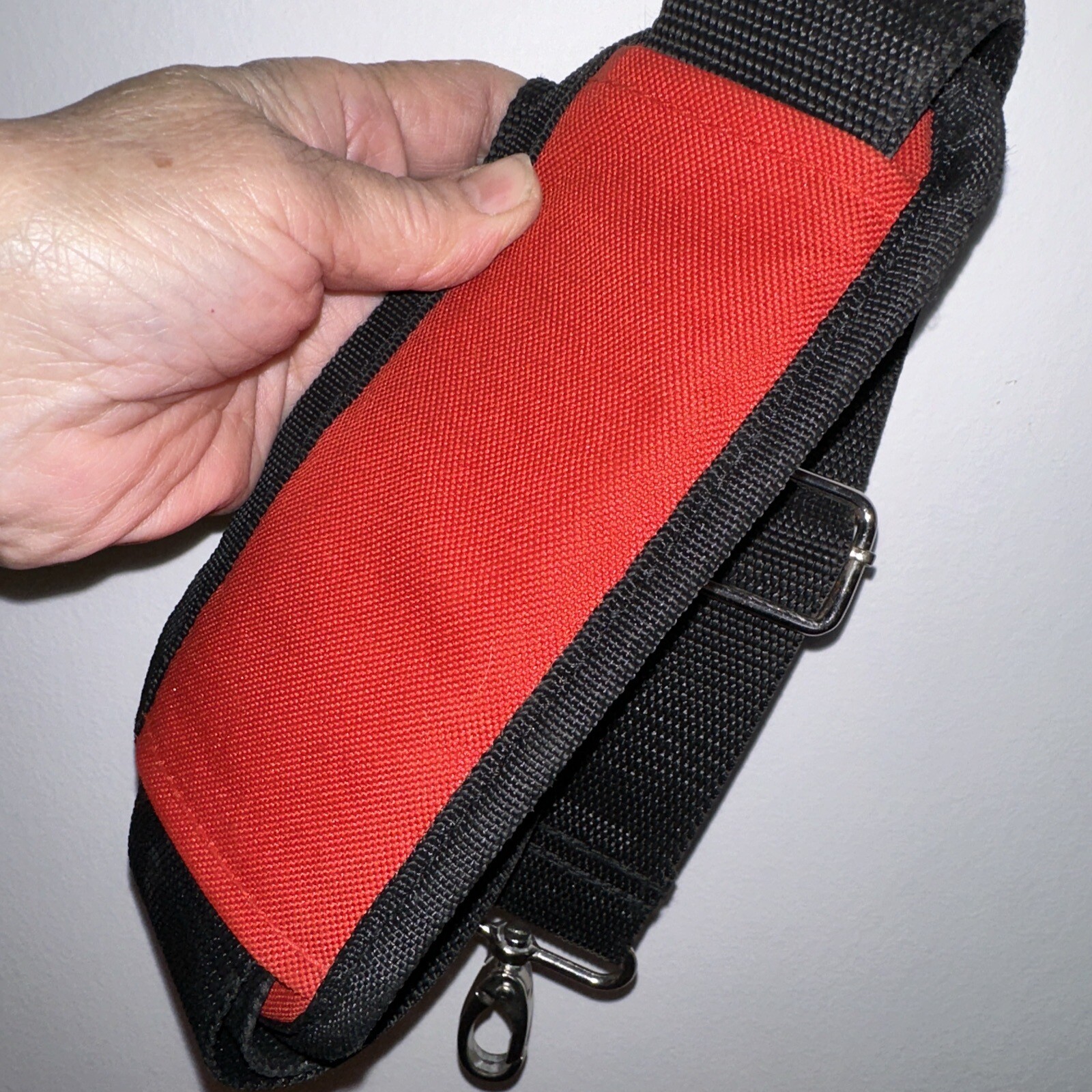 HILTI Medium Heavy Duty Contractor 17x13x13 Jobsite Tool Bag AND Shoulder Strap