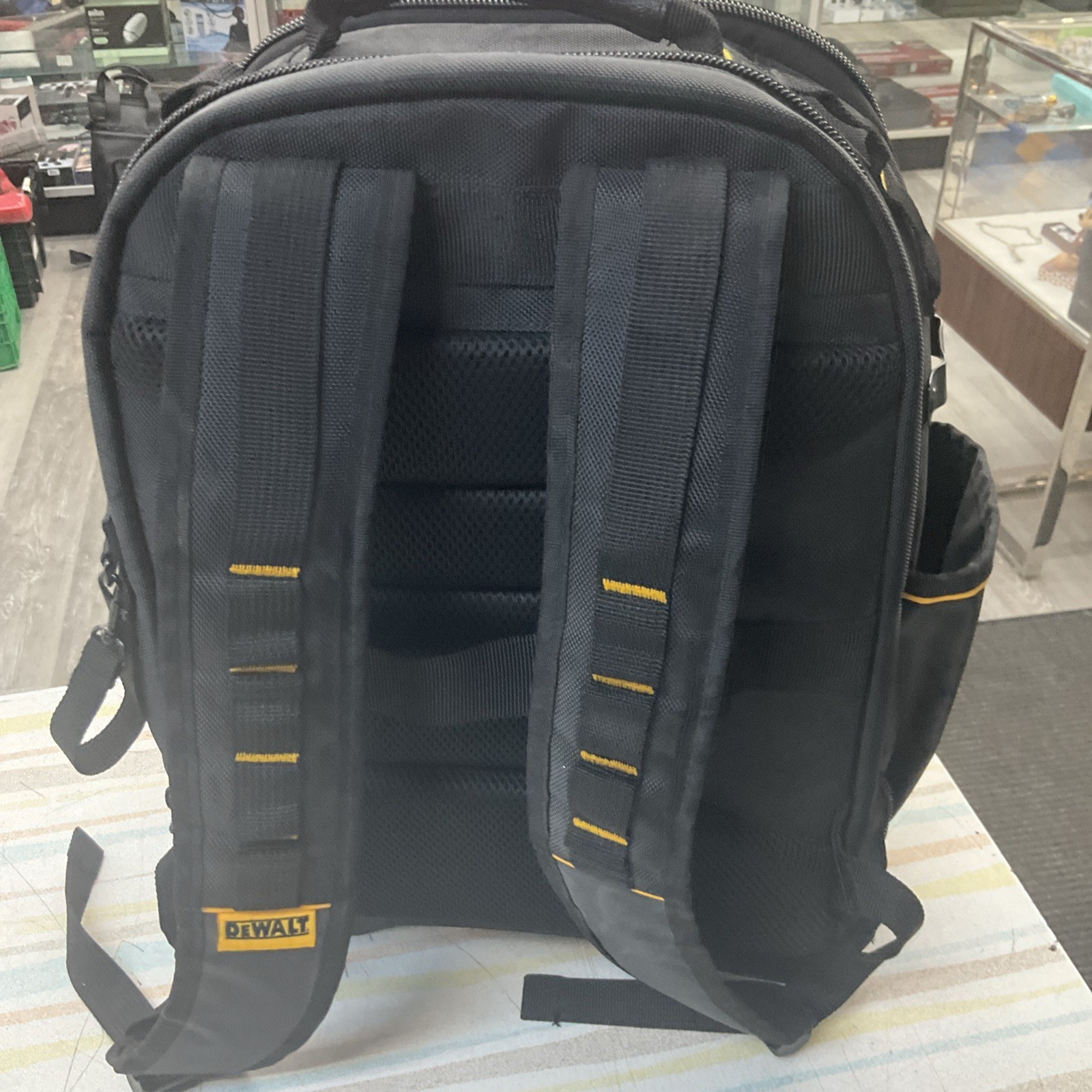 [NEW] (DWST560102) DeWALT PRO Backpack, Tool Storage and Organization