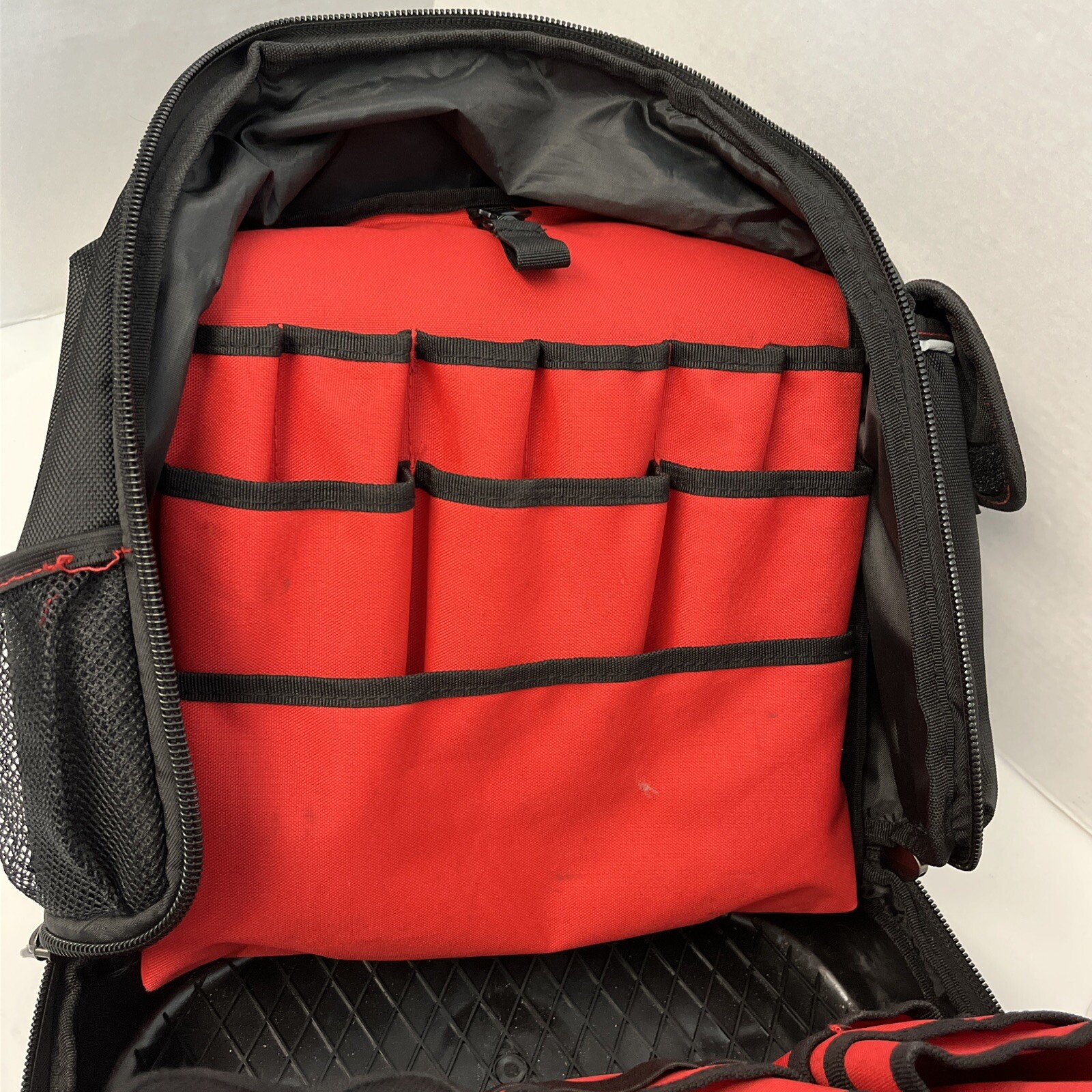Lenox 30 Pocket Black Ballistic Nylon Backpack Tool Bag Great Used Condition