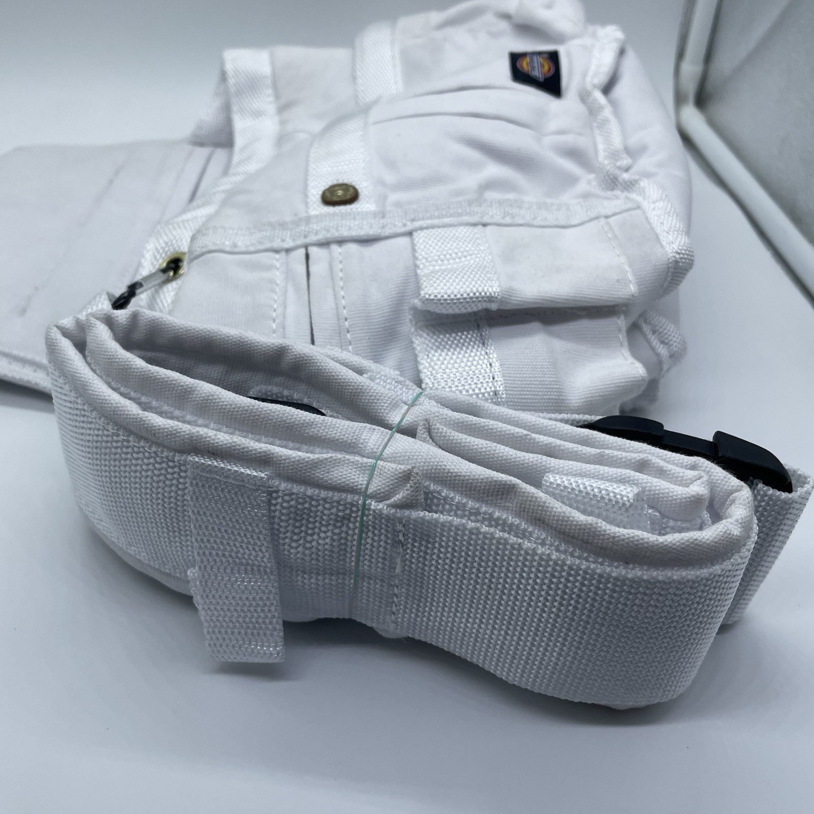 Work Tool Pouch 8 Pocket with Belt White Dickies 57053 New With Tag