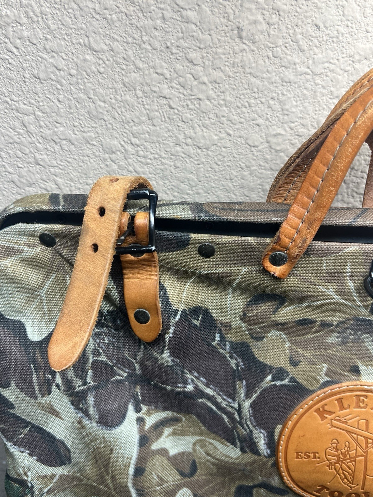 Klein Tools 5102-18C VTG Camo Bag Realtree Advantage Pattern USA Leather Canvas