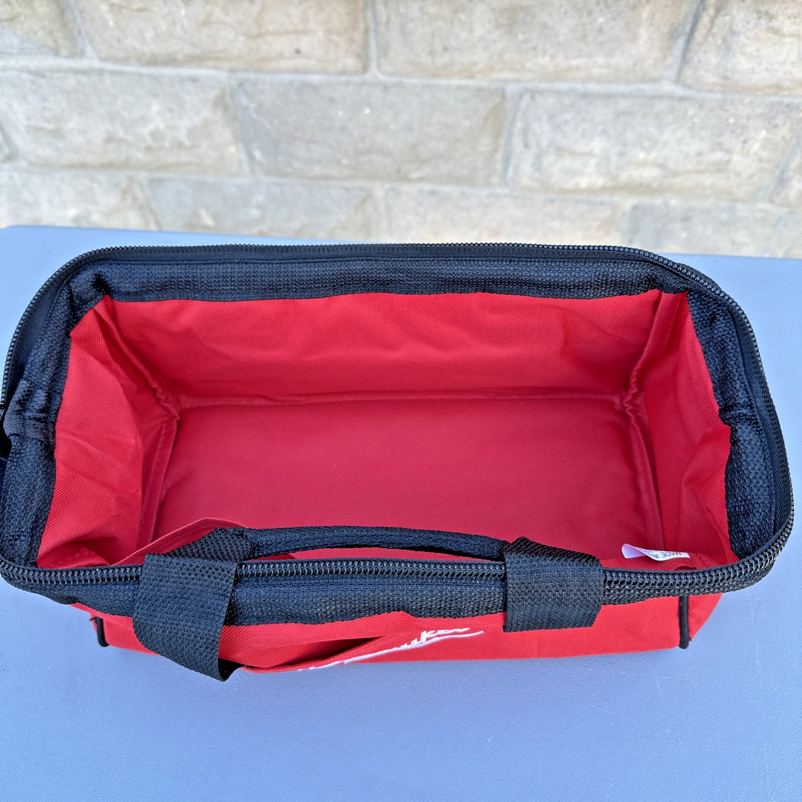 Milwaukee 13″ x 7″ x 6″ Contractor Heavy duty 8 pocket Tool Bag