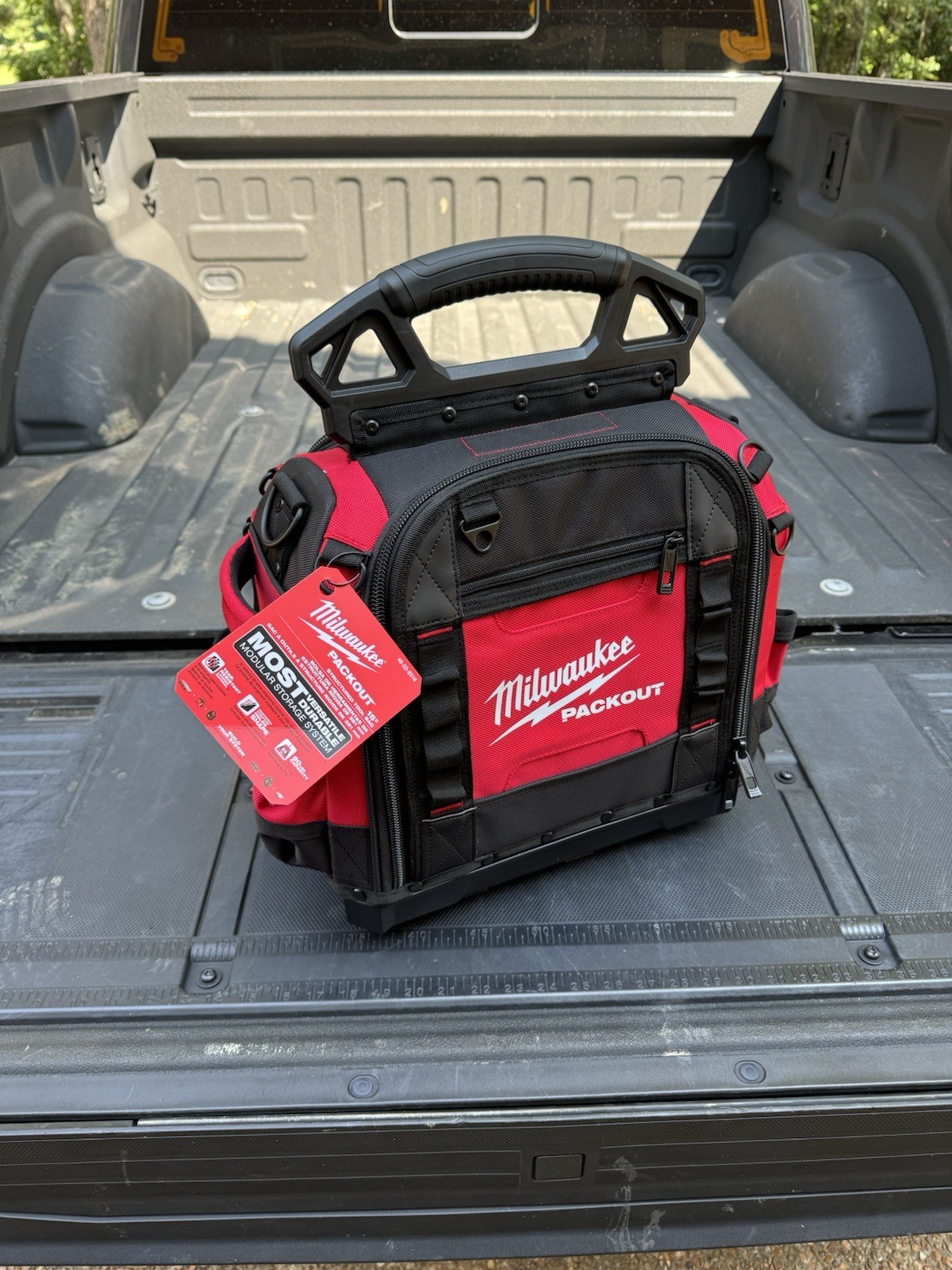 Milwaukee 48-22-8316 Packout 15″ Structured Tool Bag with Padded Shoulder Strap