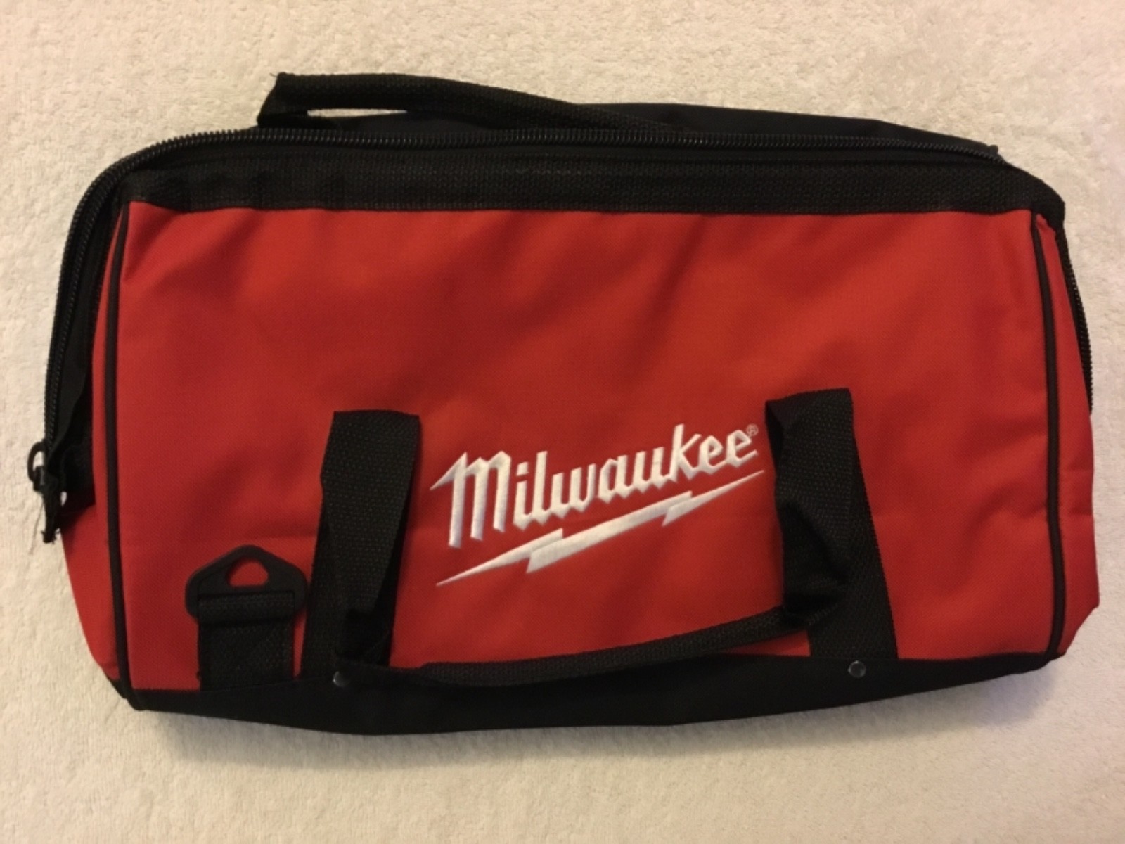 New Milwaukee M18 M12 17” x 11” x 10” Contractors Tool Bag w/ 6 Inside Pockets