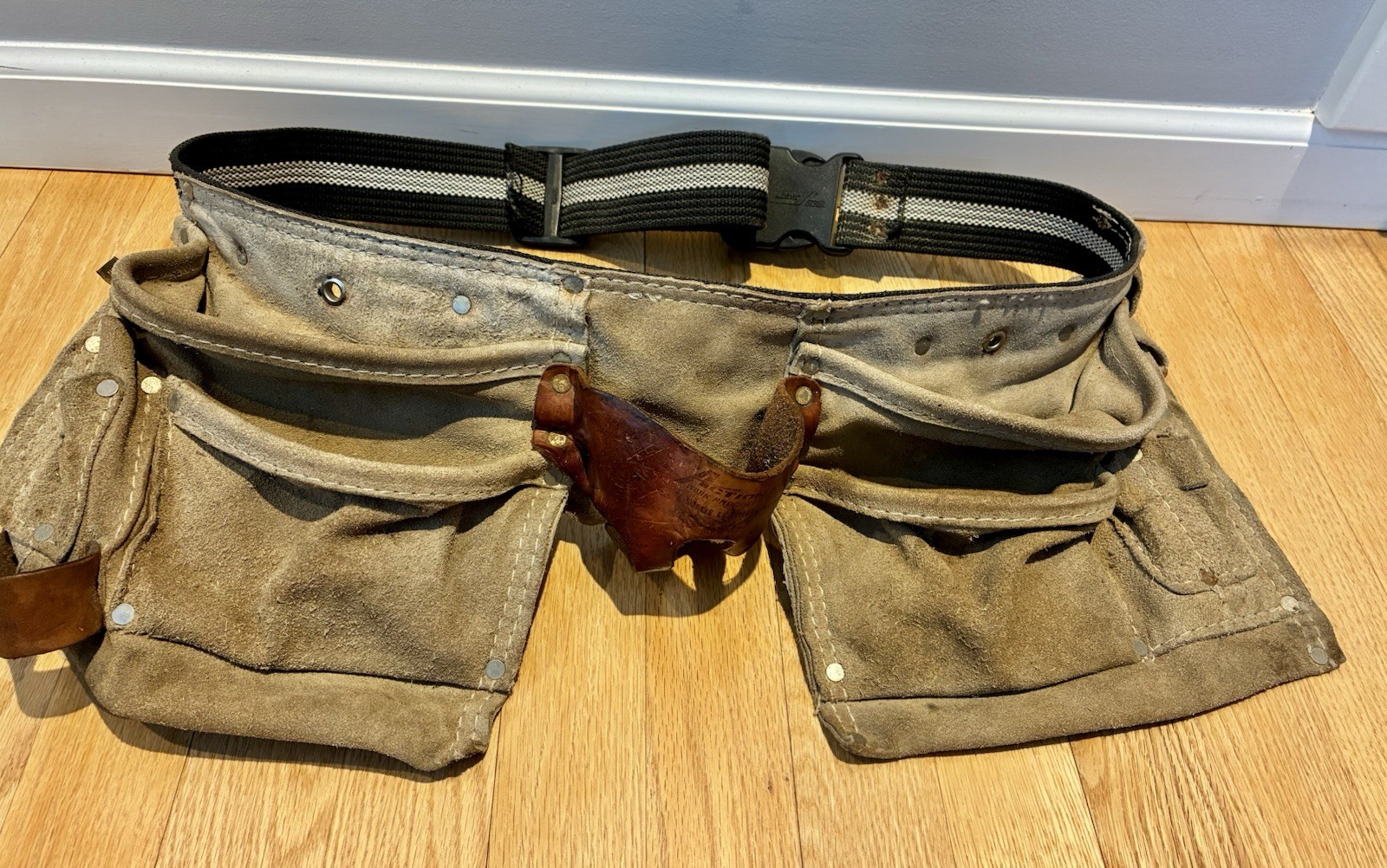 Vintage Action Work Products Leather Tool Belt 2 Pouches Carpenter Nail Apron