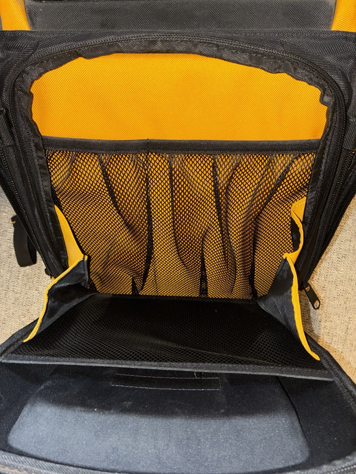 Fluke Pack30 Tool Backpack Large Black/Yellow Fabric With Handle