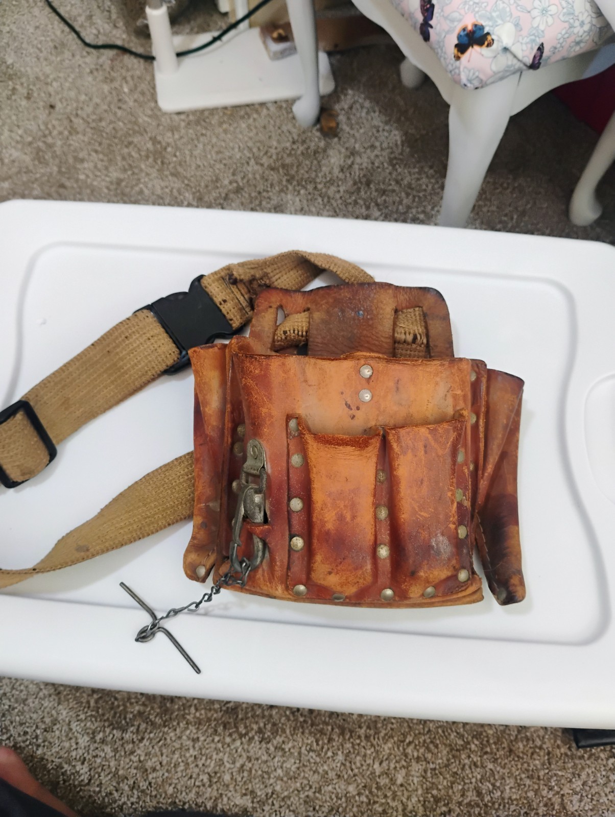 velcro 8-POCKET TAN LEATHER TOOL POUCH USA used with wear stamped VELCRO