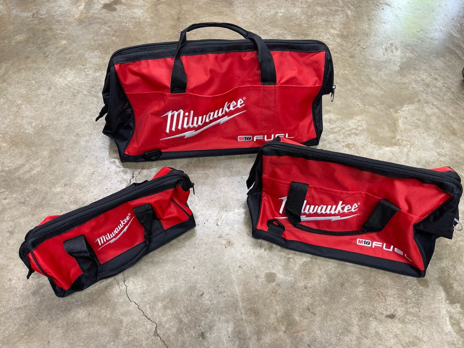 Milwaukee 902033036 22 inch Tool Bag – Red