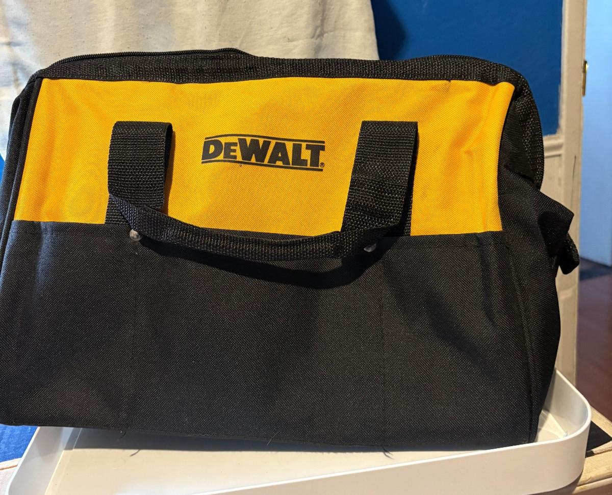 DEWALT 629053-00 15″ Medium Heavy Duty Contractor Tool Bag 15″x9″x10″ – NEW